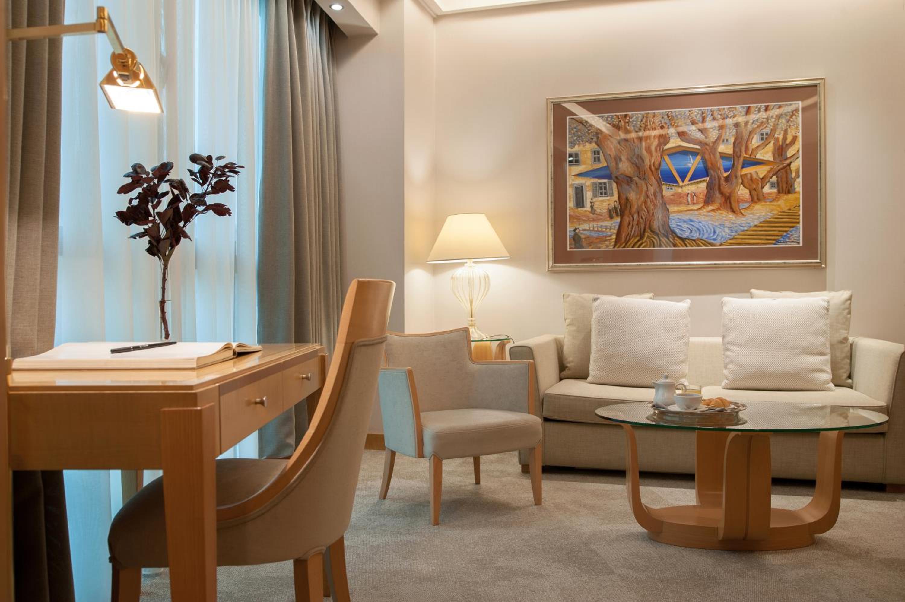 Executive Junior Suite - Photo 9