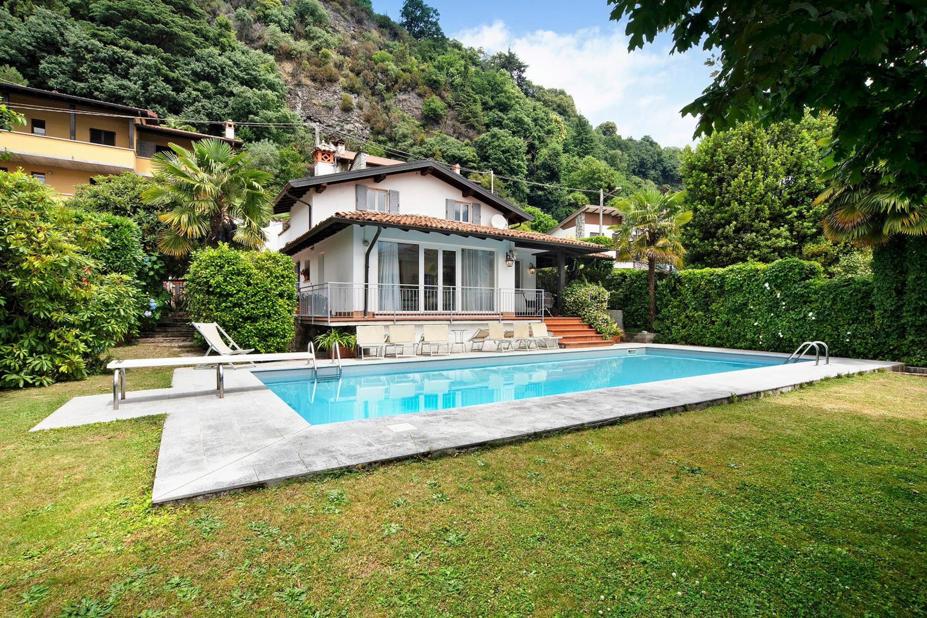Villa with Garden View - Photo 26
