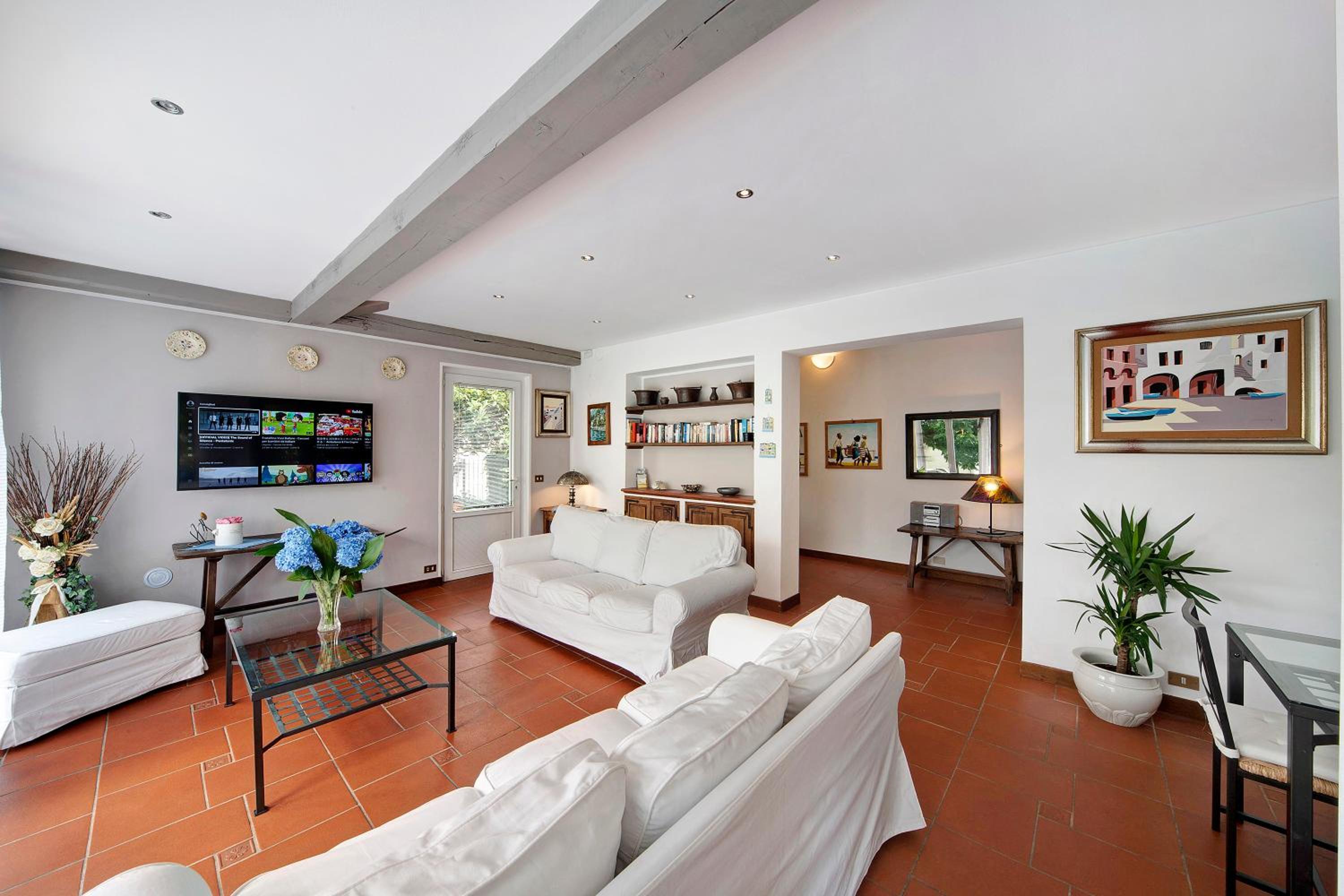 Villa with Garden View - Photo 6