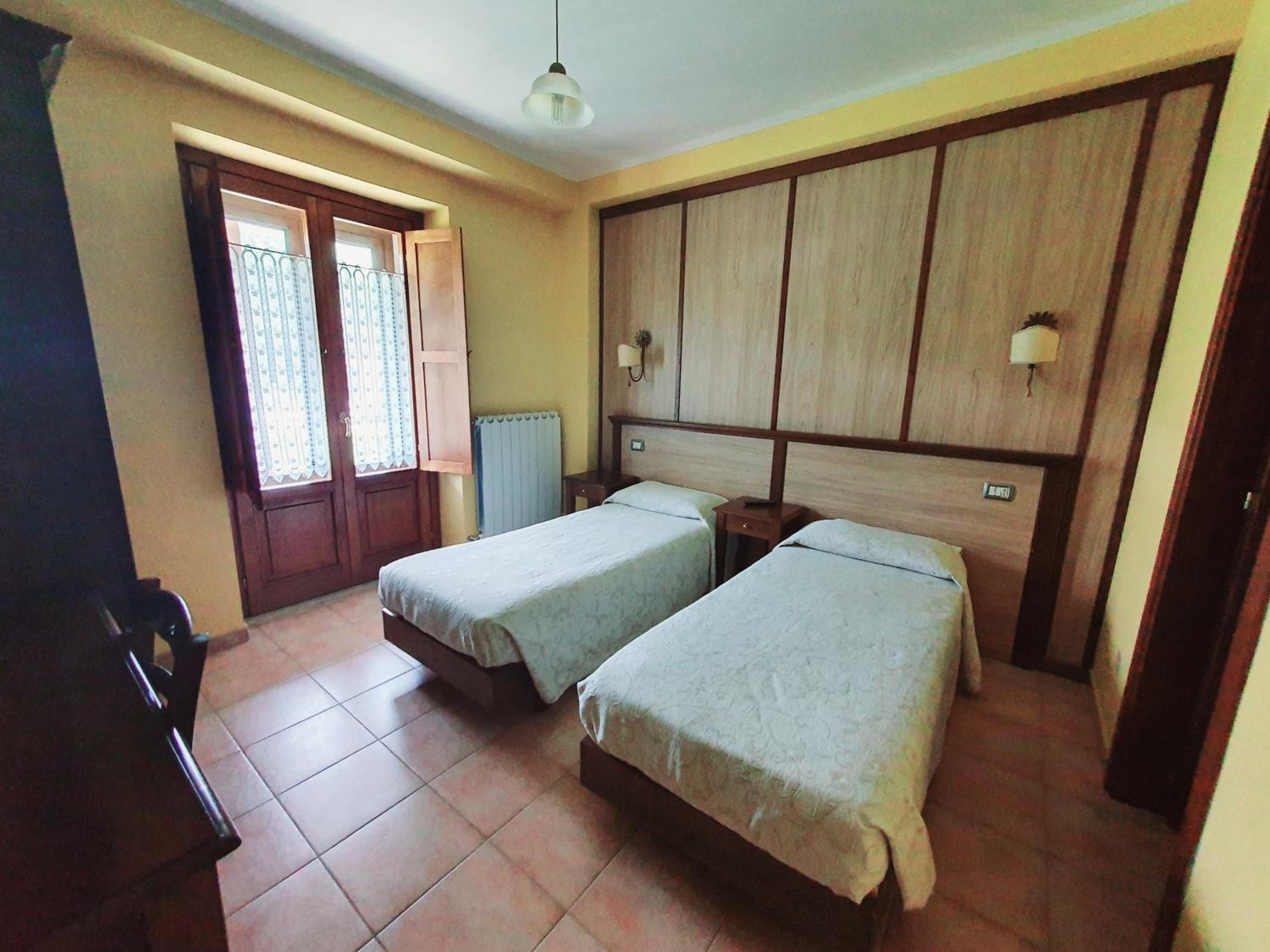 Double or Twin Room photo 3
