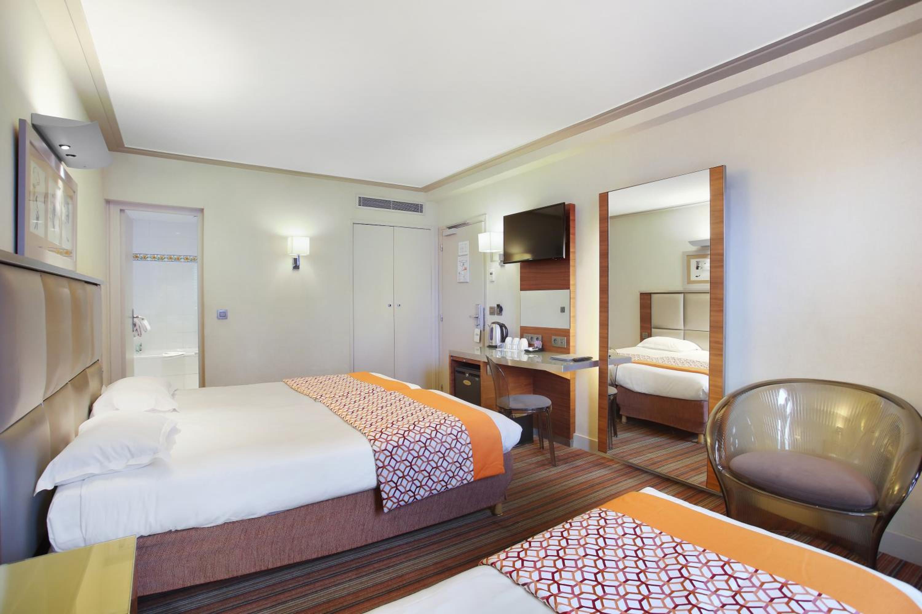 Triple Room