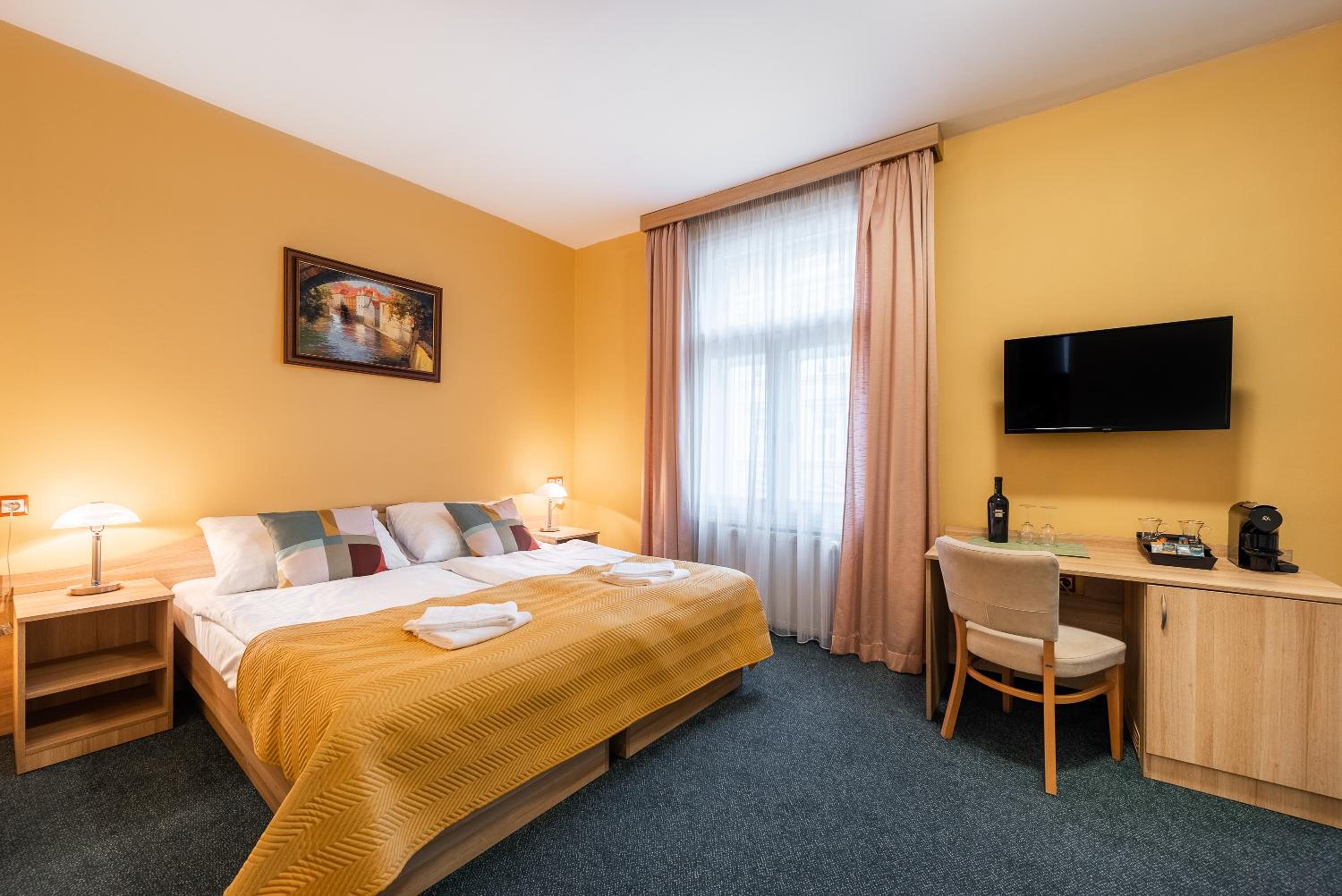 Deluxe Double Room with Extra Bed