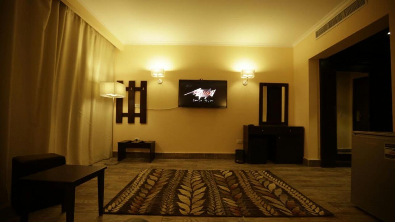 Deluxe Double or Twin Room photo 3