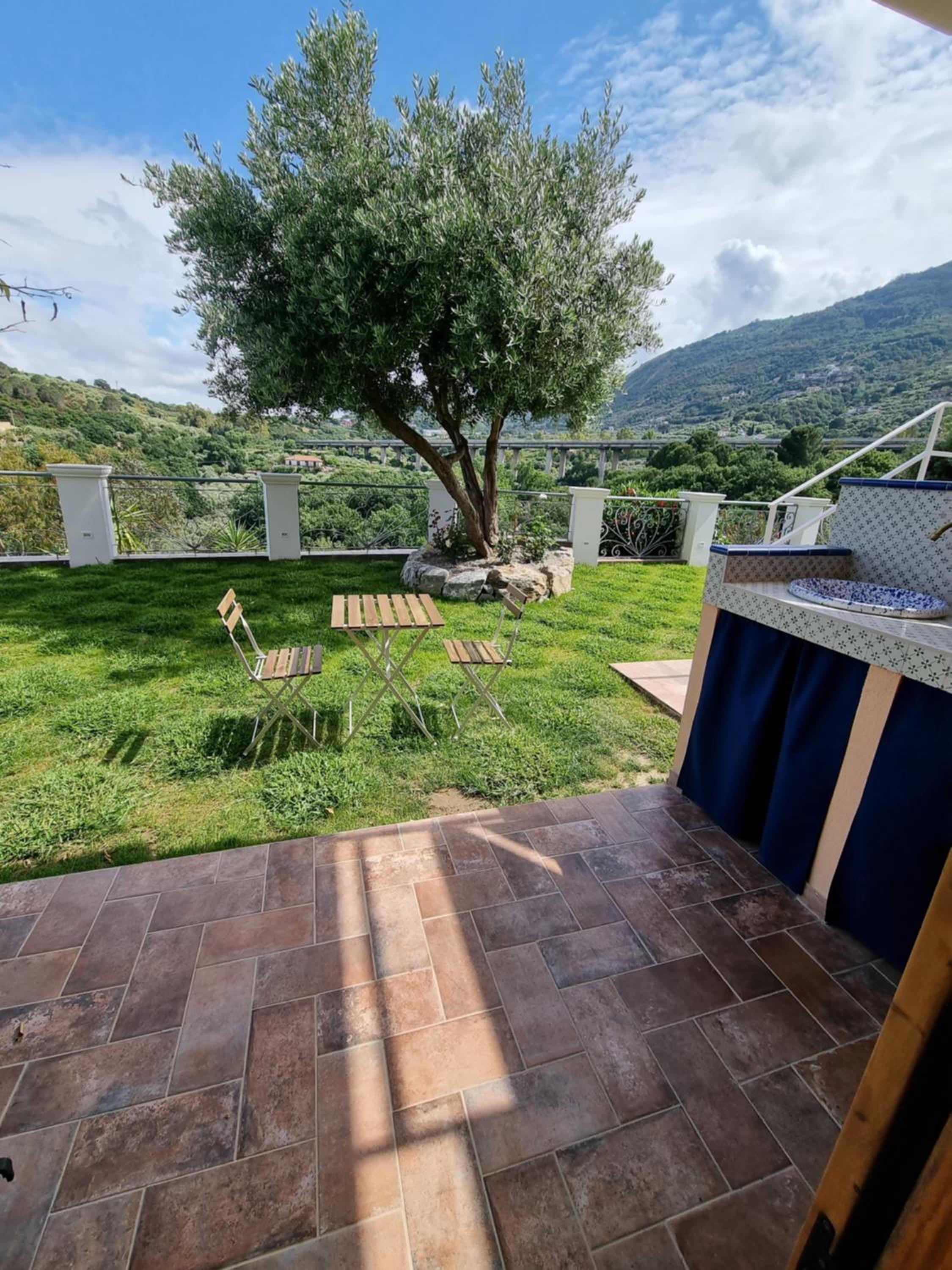 Double Room with Garden View - Photo 9