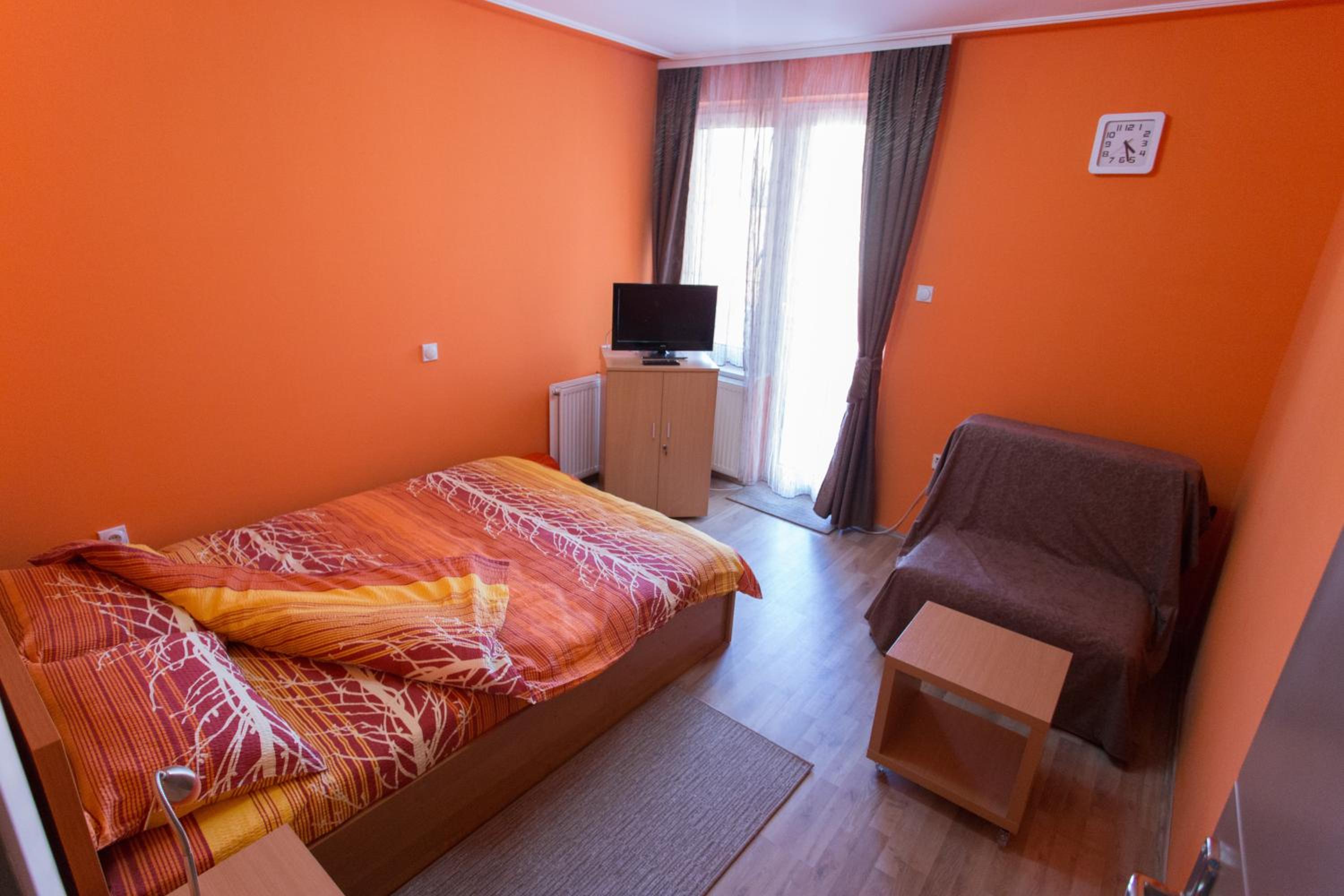 Triple Room With Shared Bathroom photo 3
