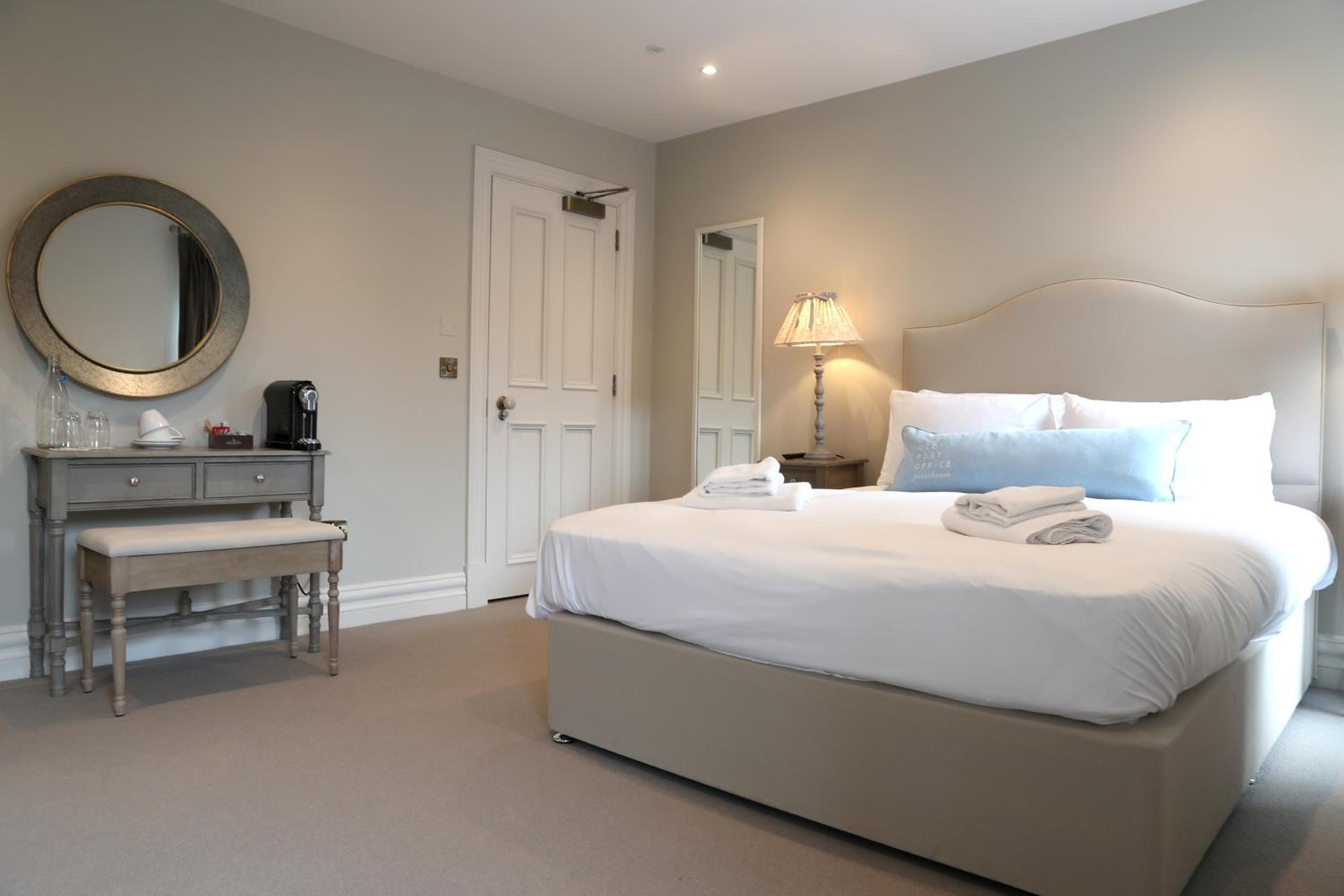 Double Room - Photo 2