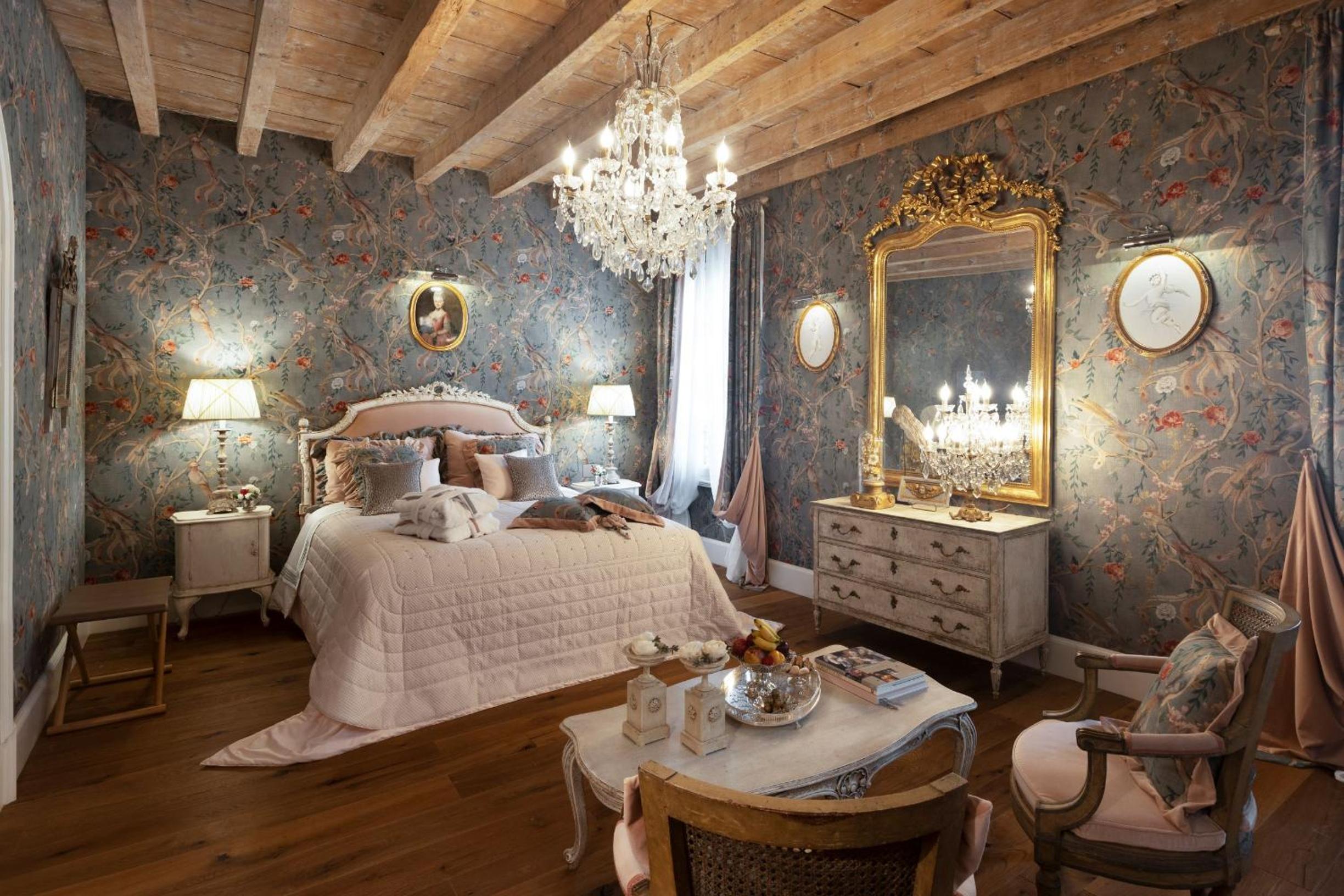 Suite with City View - Photo 1