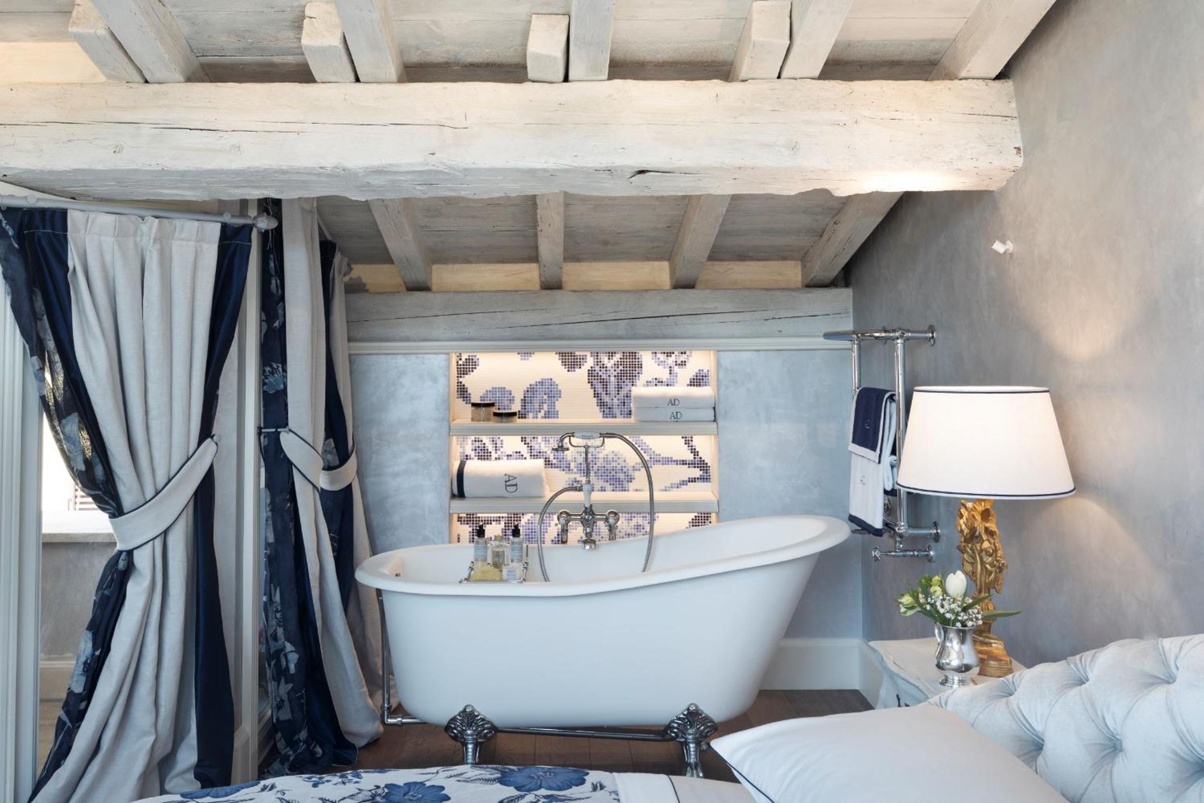 Suite with Terrace - Photo 3
