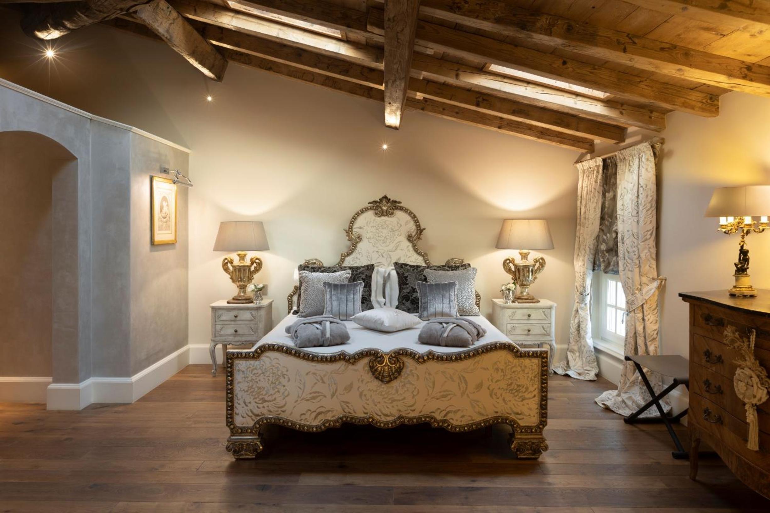 Superior Suite - Photo 4