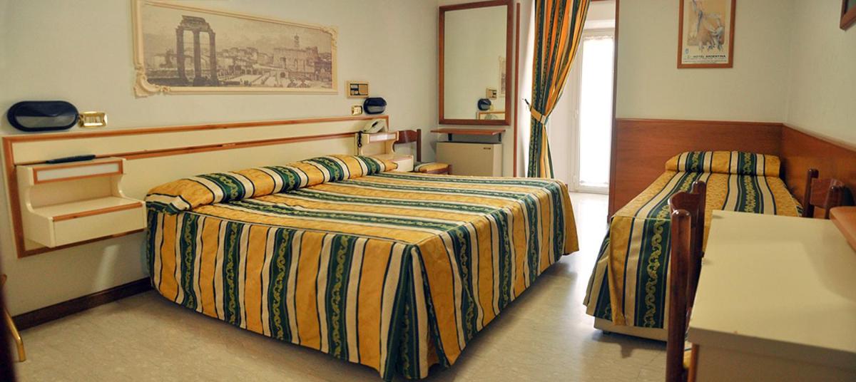 Triple Room photo 2