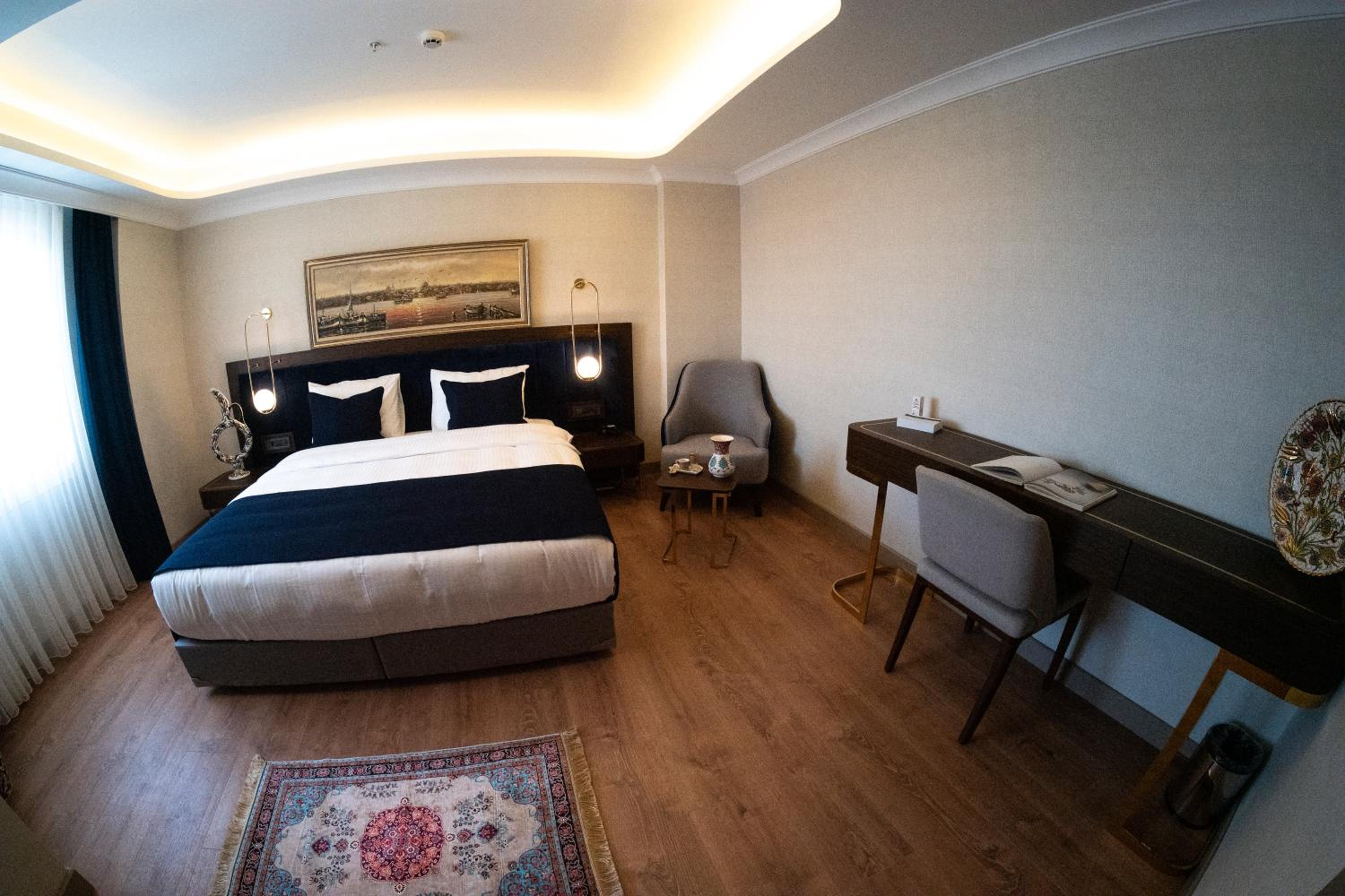 Deluxe Suite photo 3