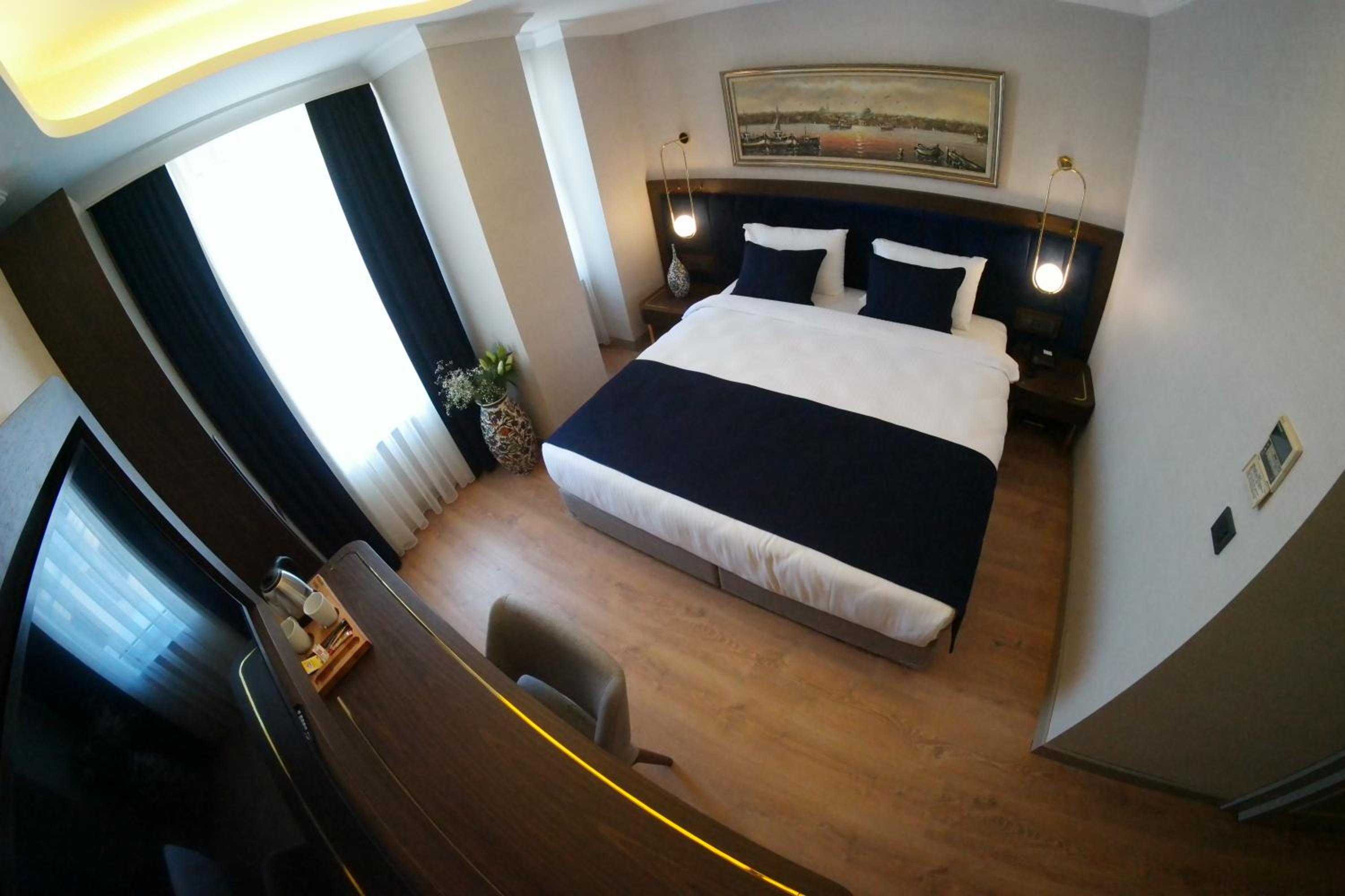Standard Double or Twin Room photo 3