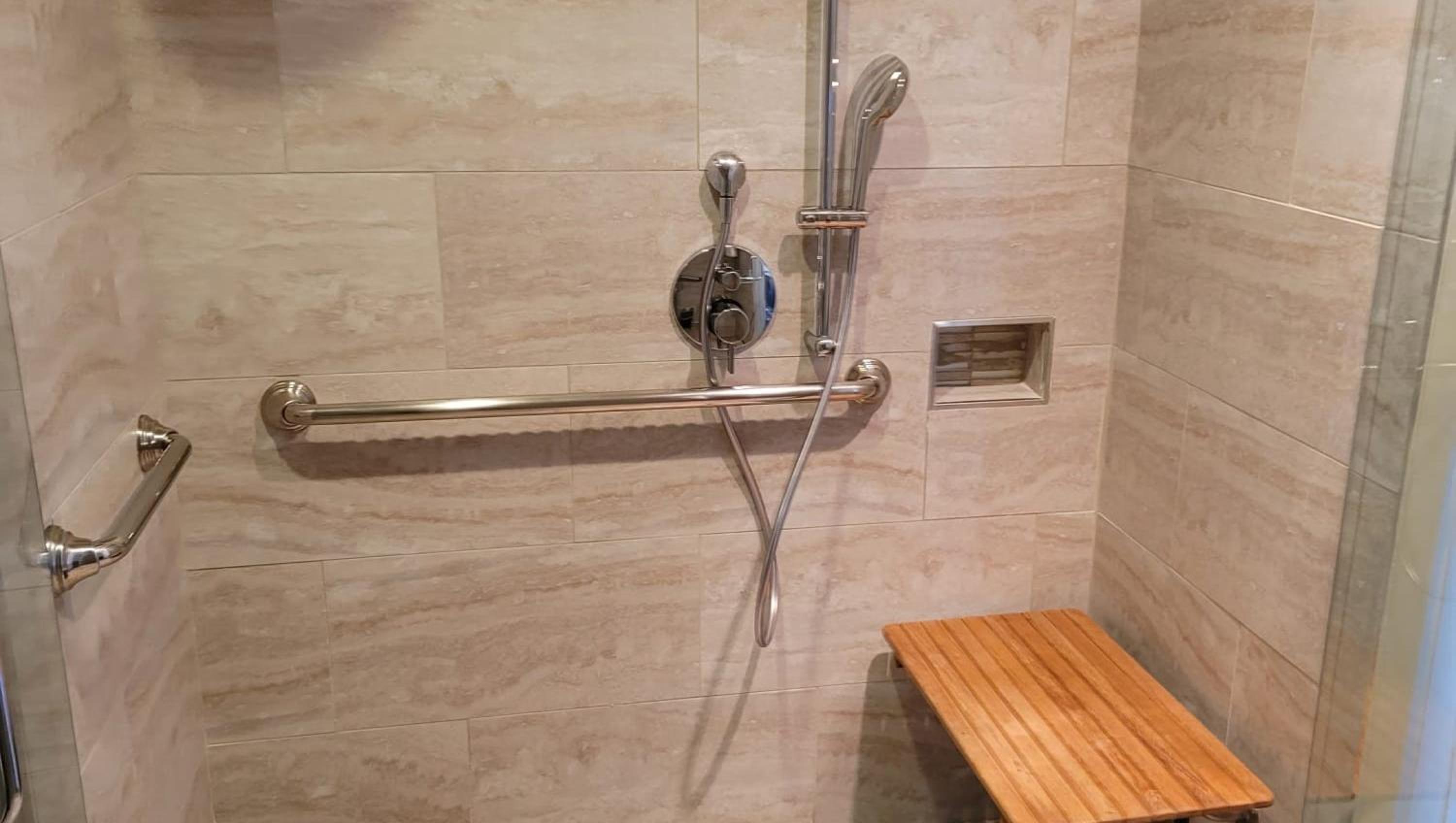 Queen Room - Disability Access - Photo 6