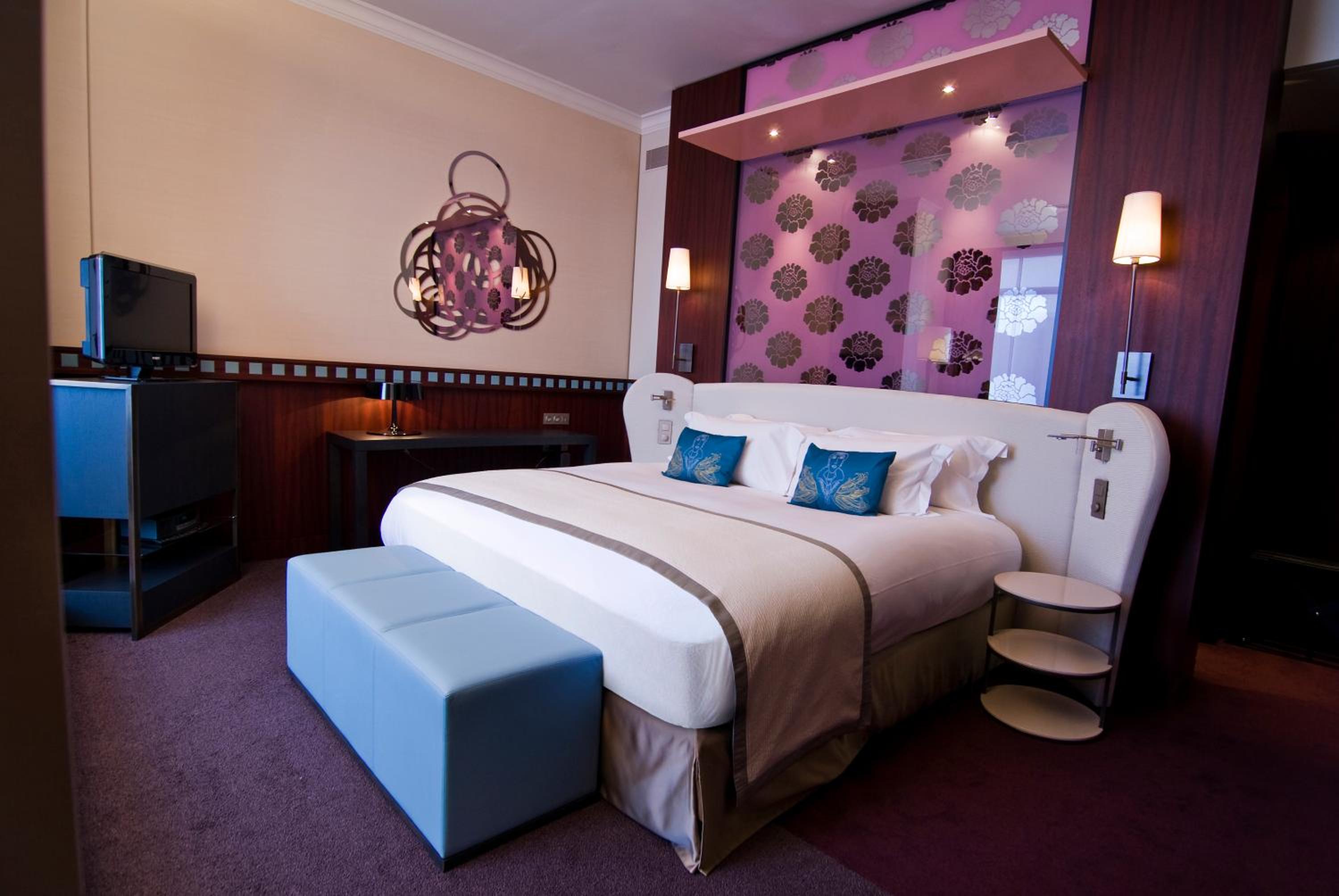 Two-Bedroom Imperial Suite with Canal View