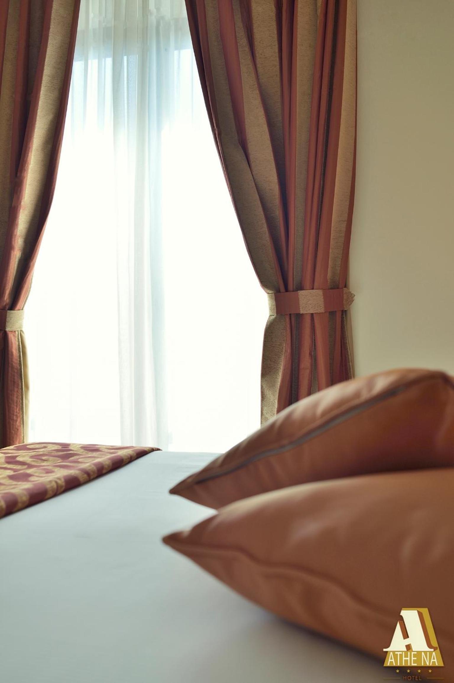 Classic Double or Twin Room thumbnail 5