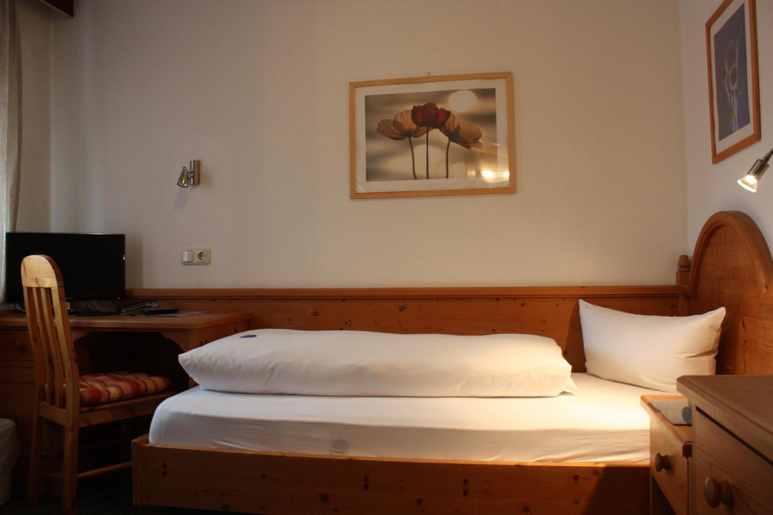 Standard Single Room photo 2