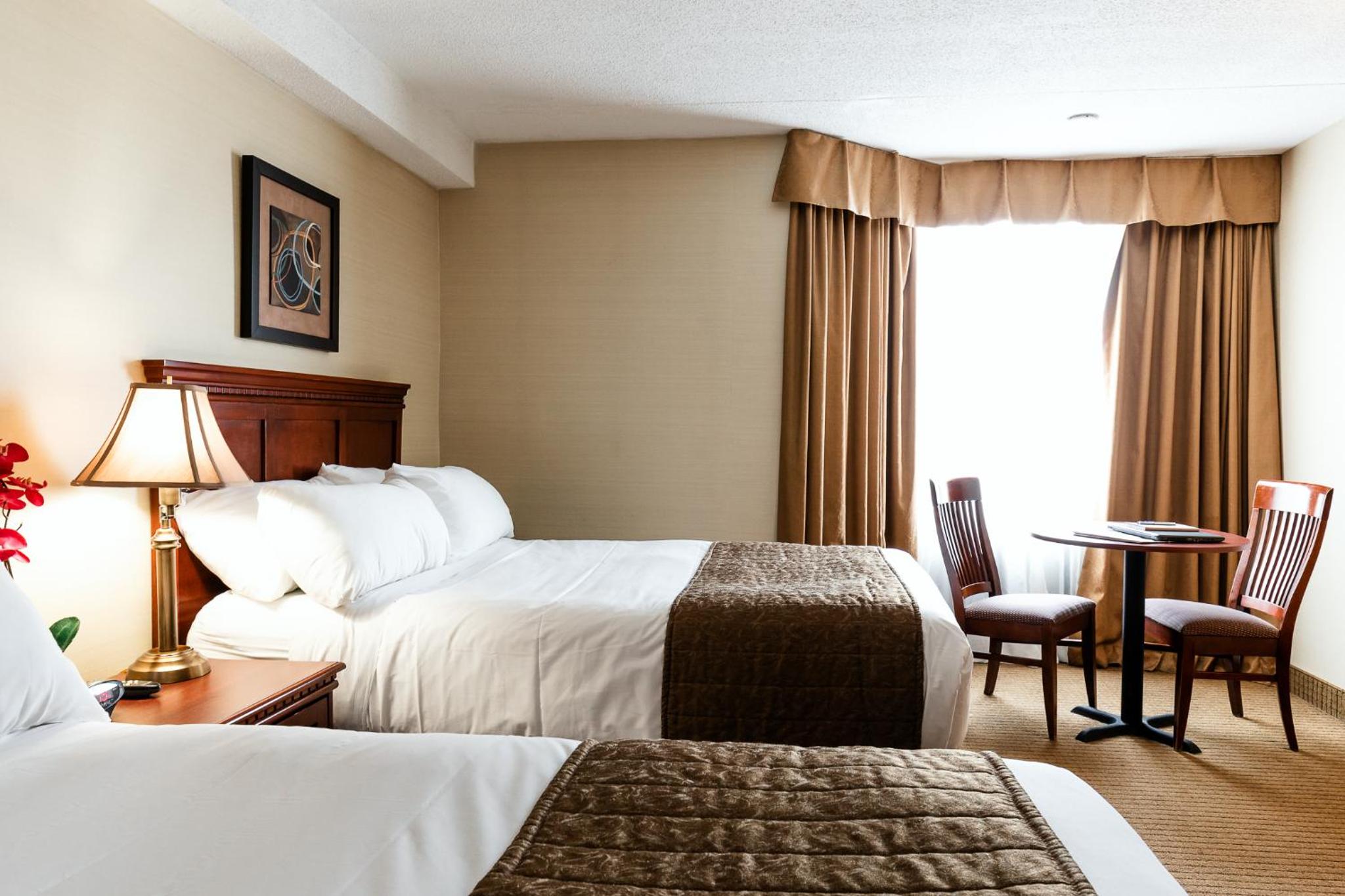 Standard Quadruple Room thumbnail 5
