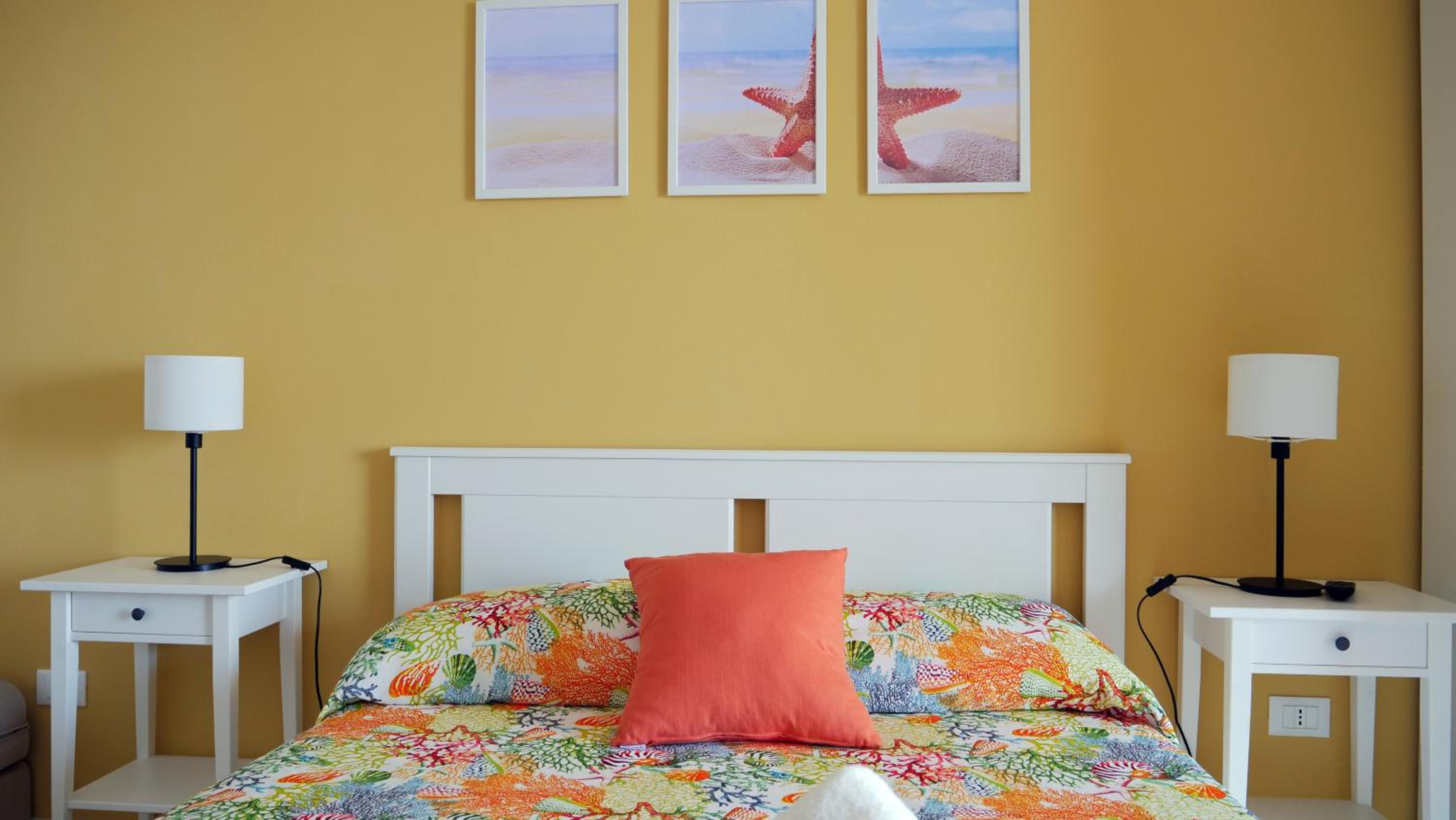 Standard Triple Room with Sea View - Photo 4