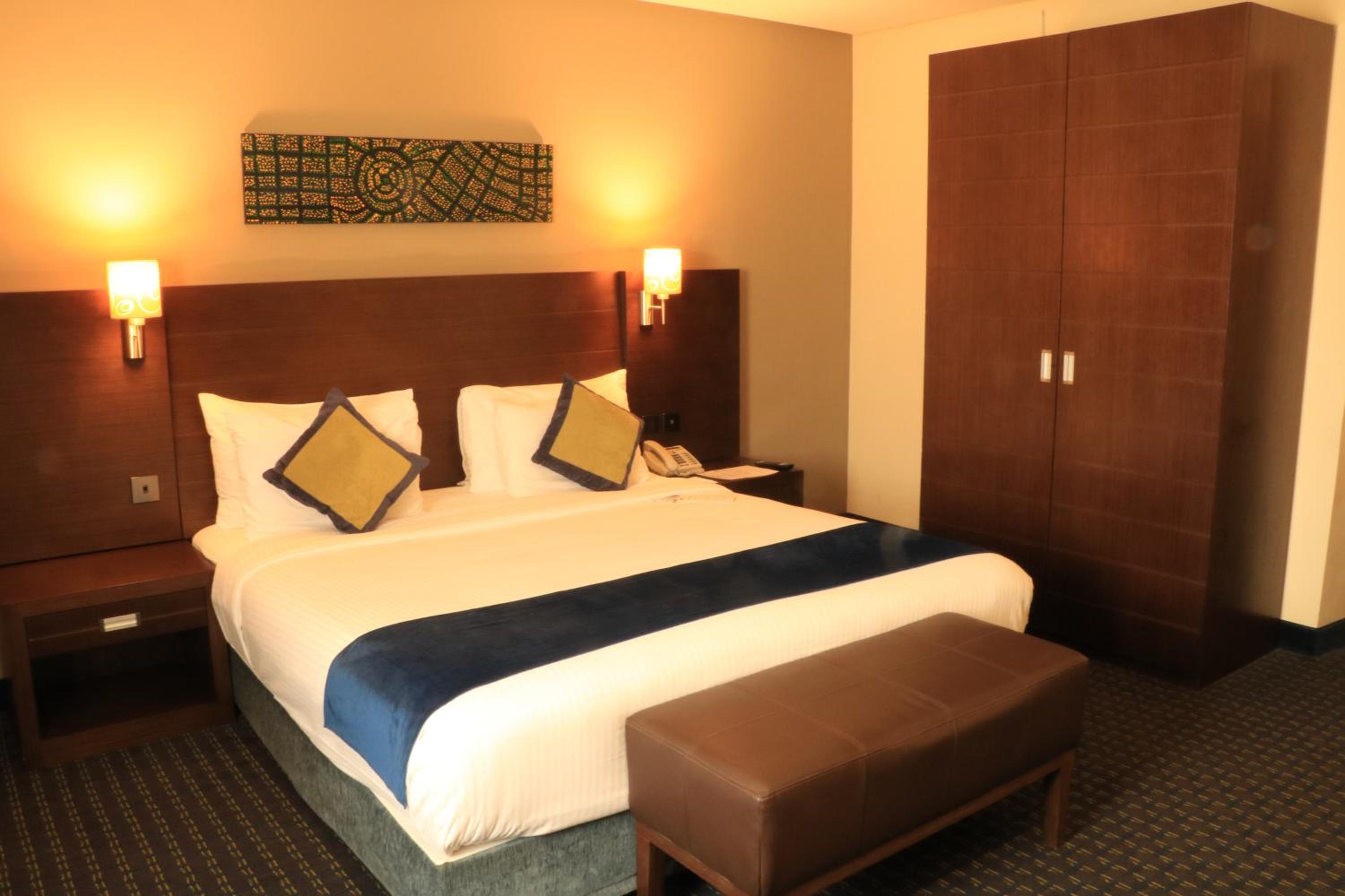 King Suite with Mountain View photo 1