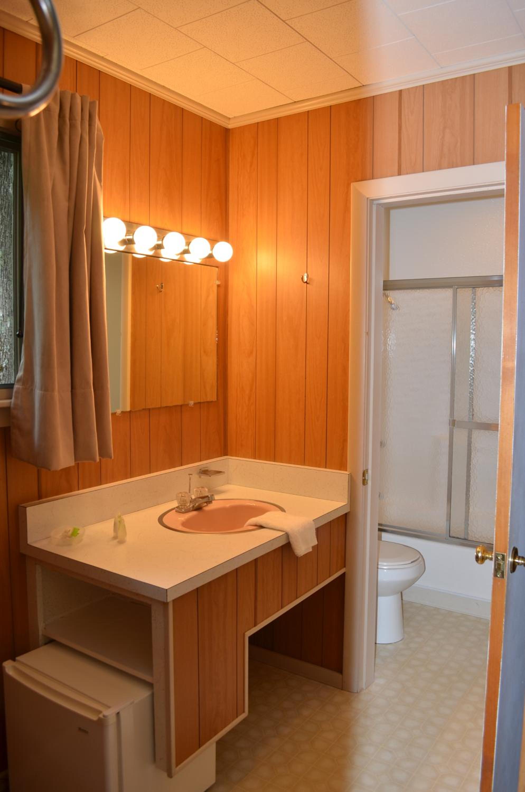 Deluxe Double Queen Room photo 2