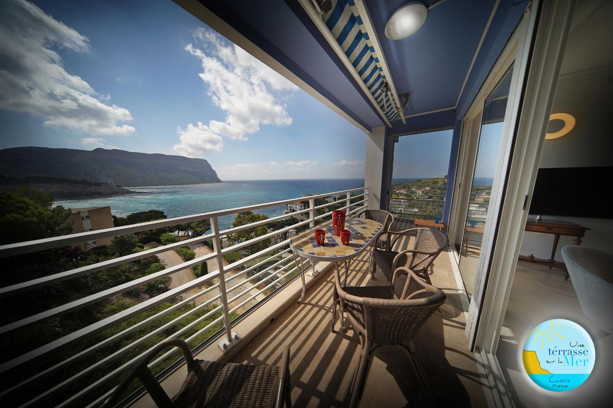 Apartment with Sea View photo 3