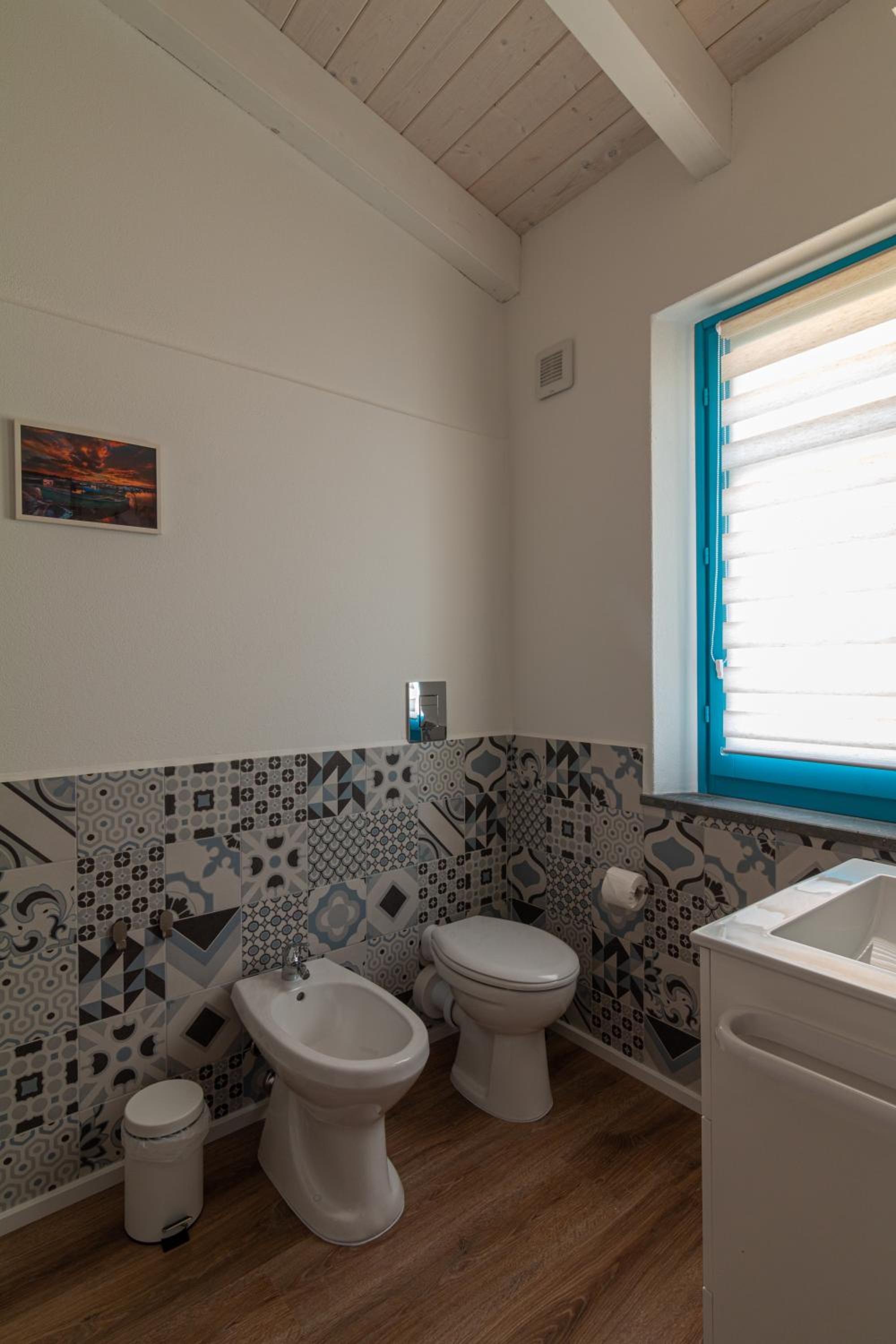Double Room with Private Bathroom - Photo 4
