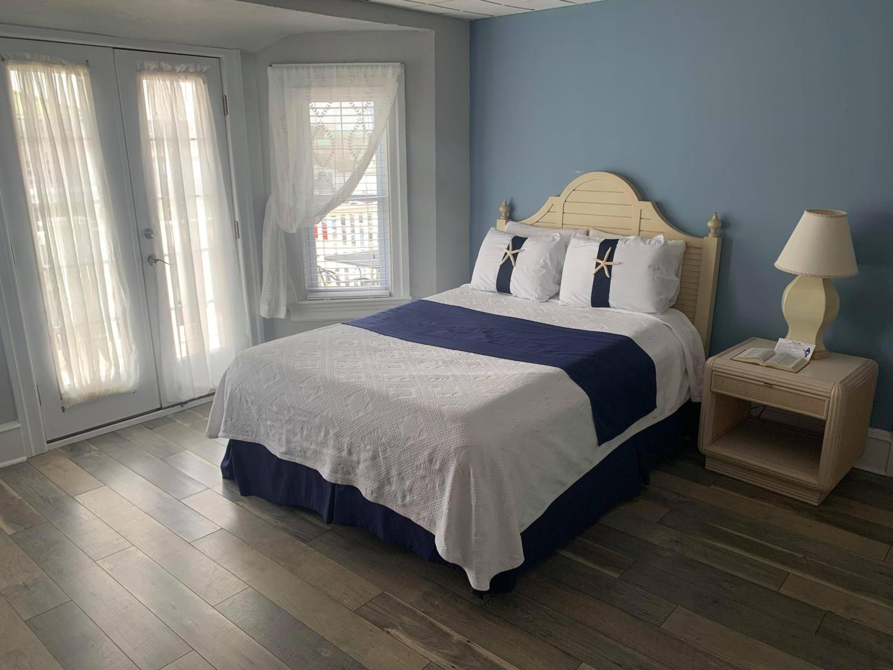Queen Room with Balcony