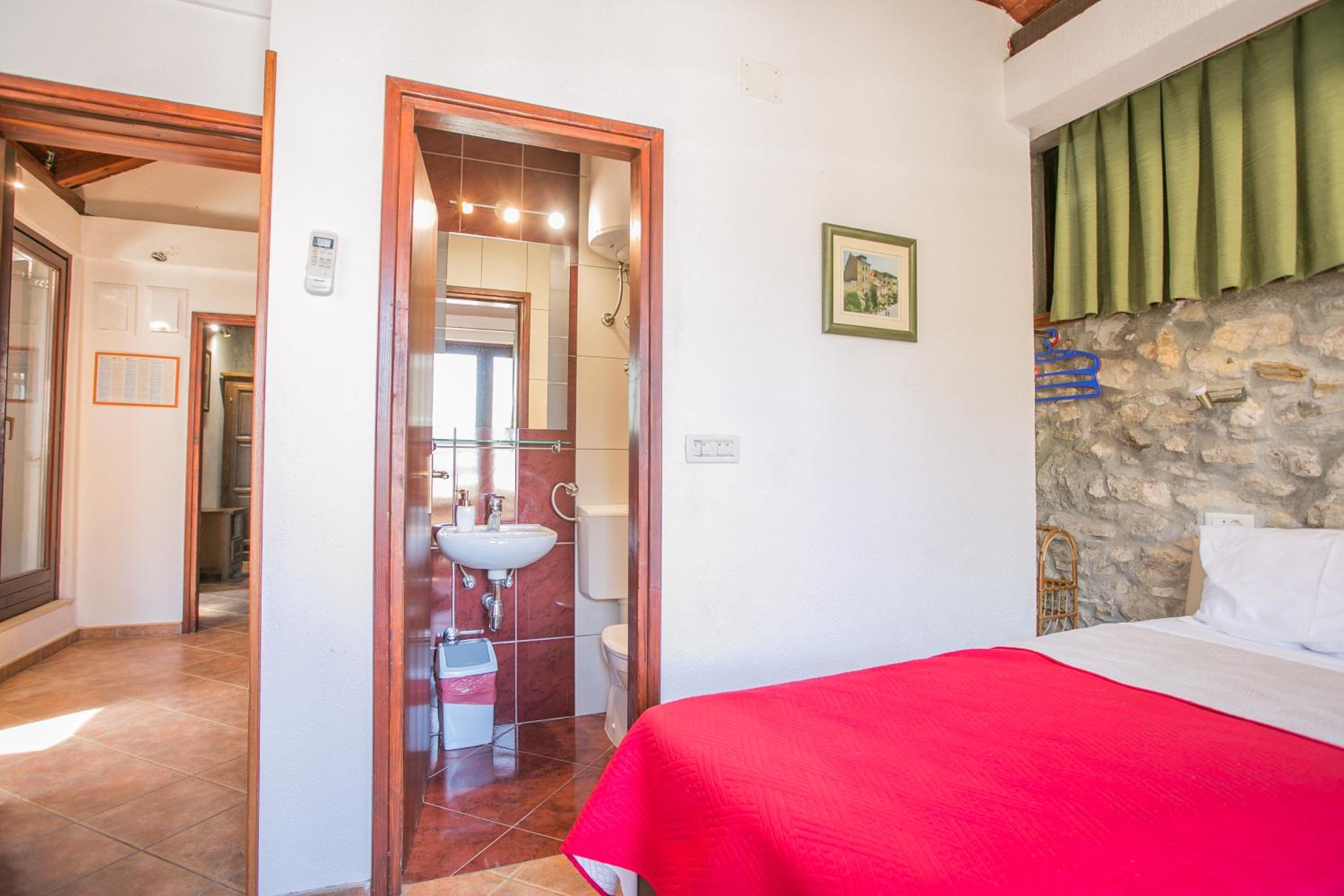 Single Room photo 3