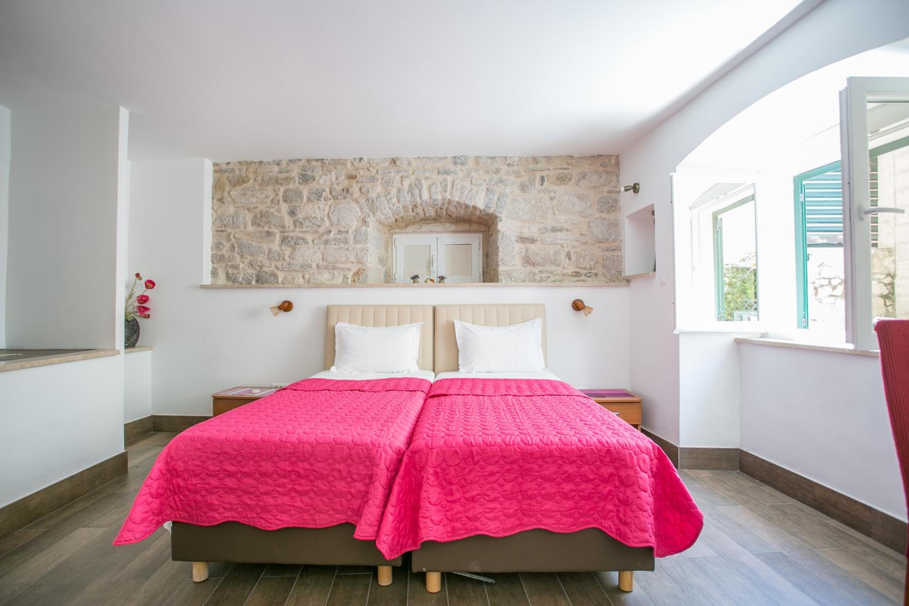 One-Bedroom Apartment with Garden View photo 1
