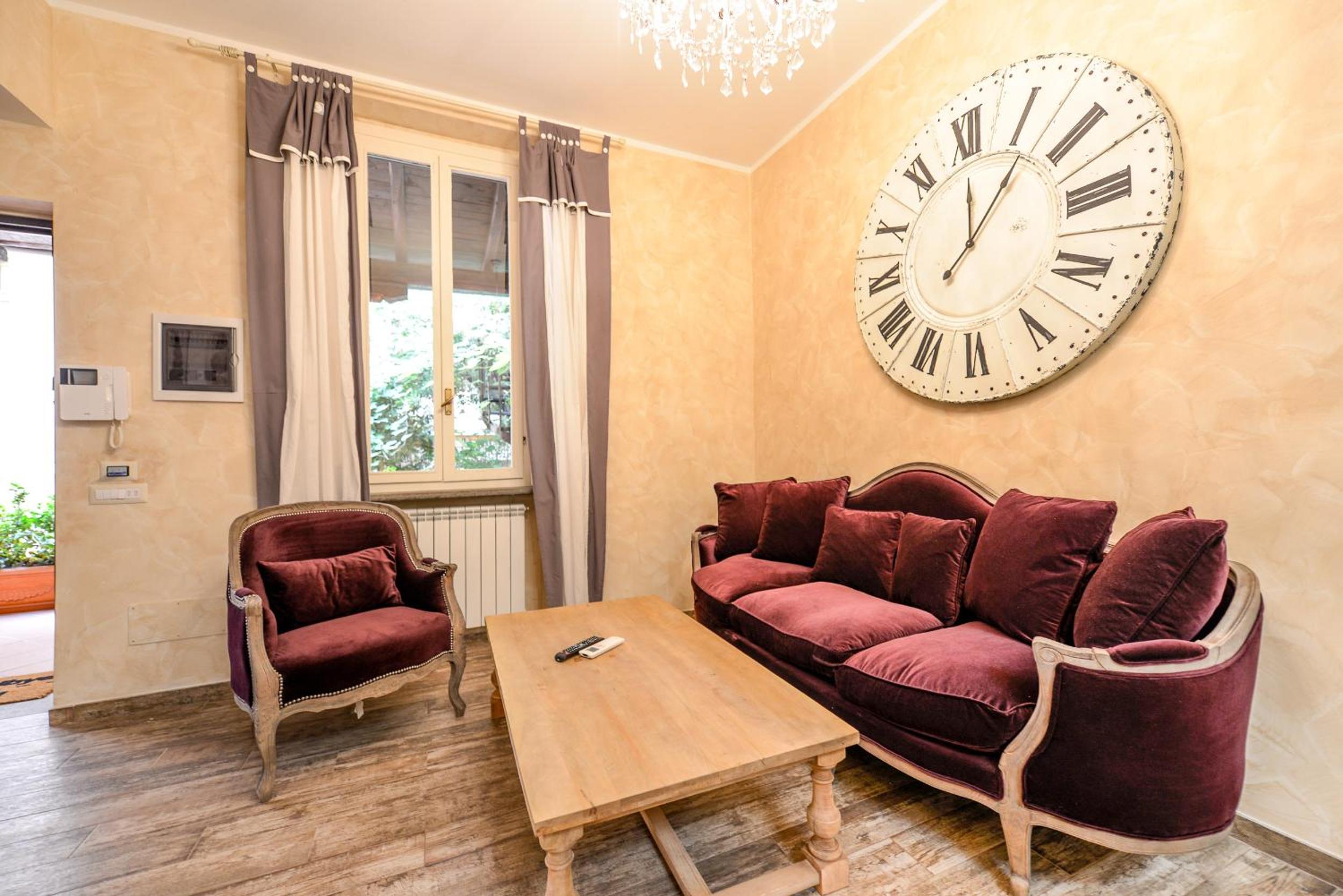 Two-Bedroom Apartment with Terrace - Address: Via di San Francesco a Ripa 55