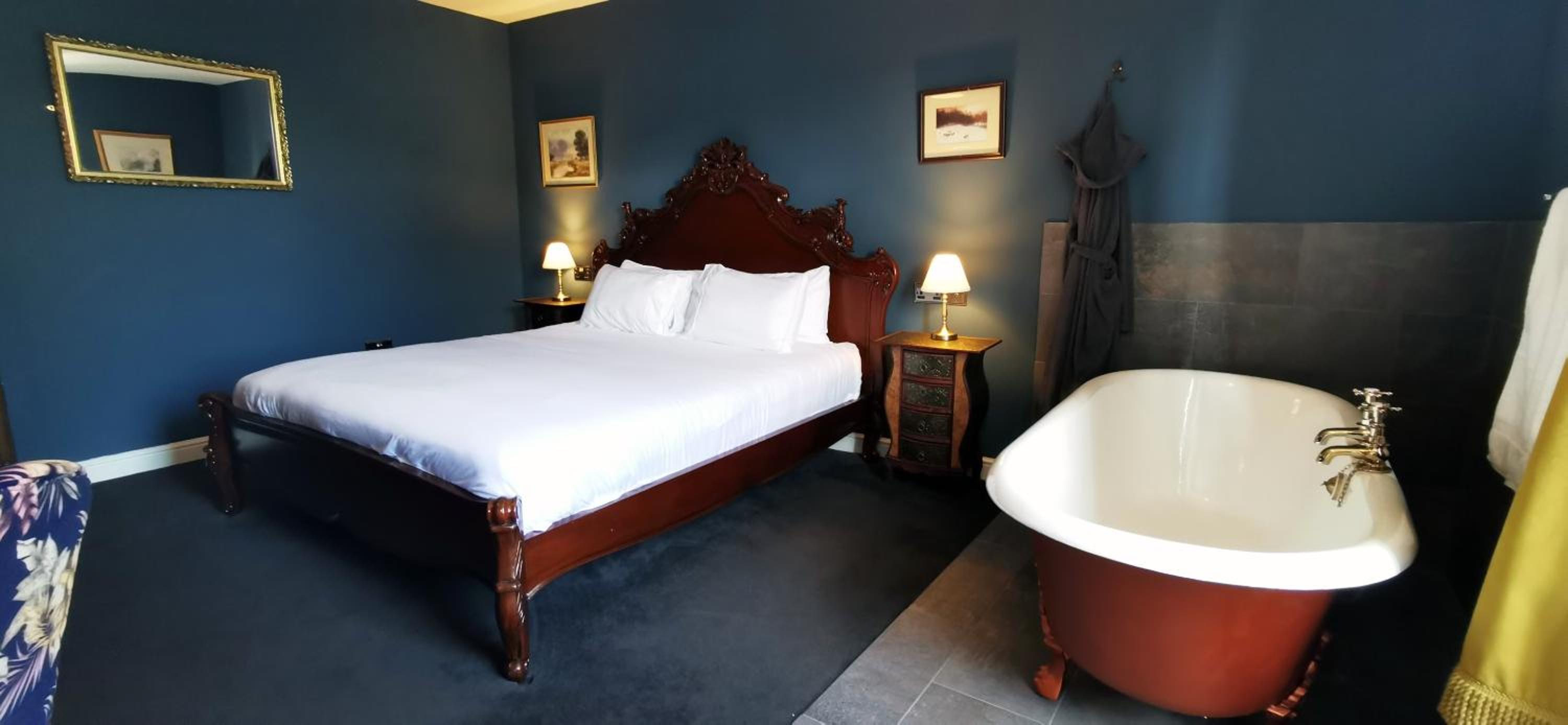 Superior King Room - Photo 3