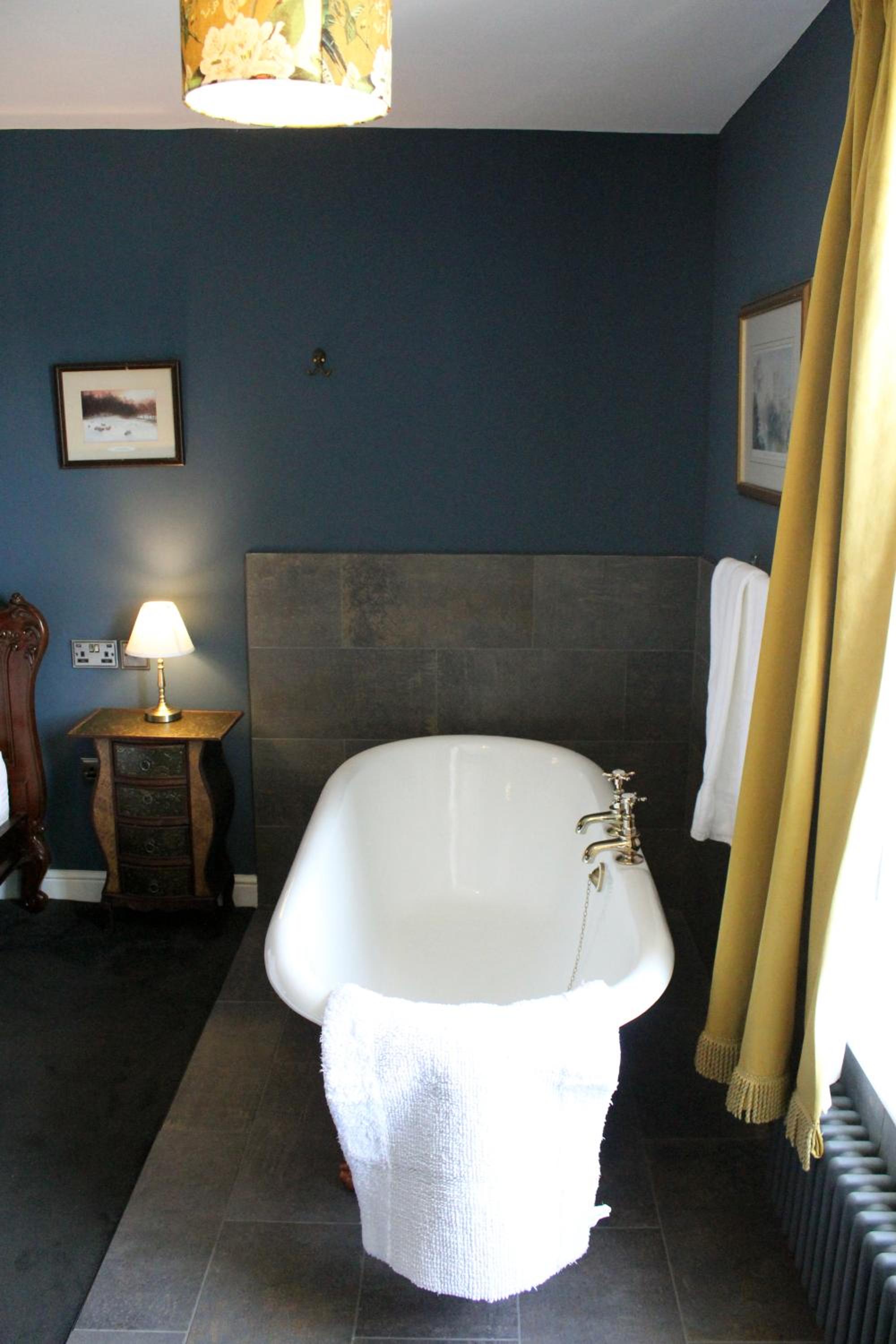 Superior King Room - Photo 6
