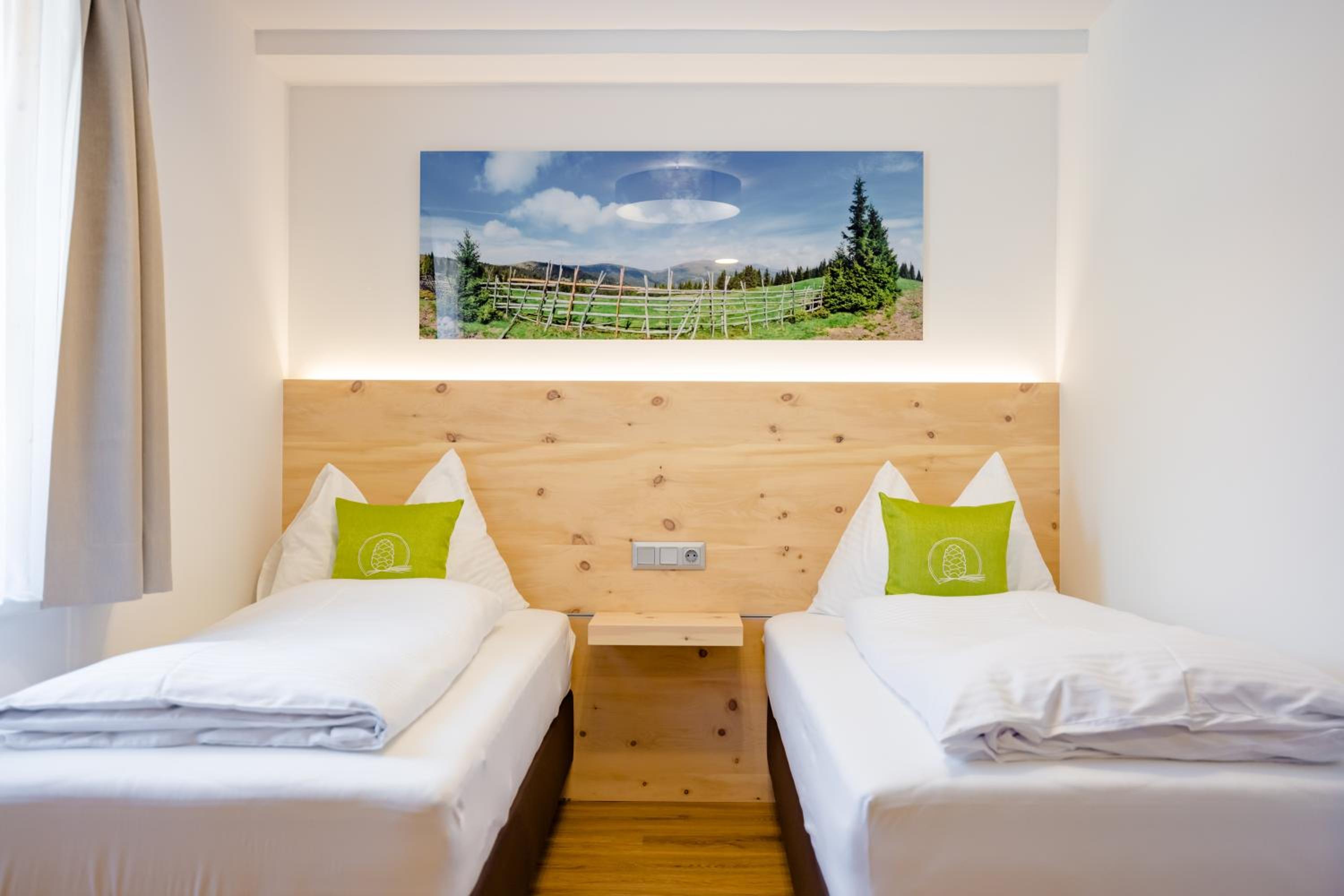 Deluxe Family Room - Photo 7