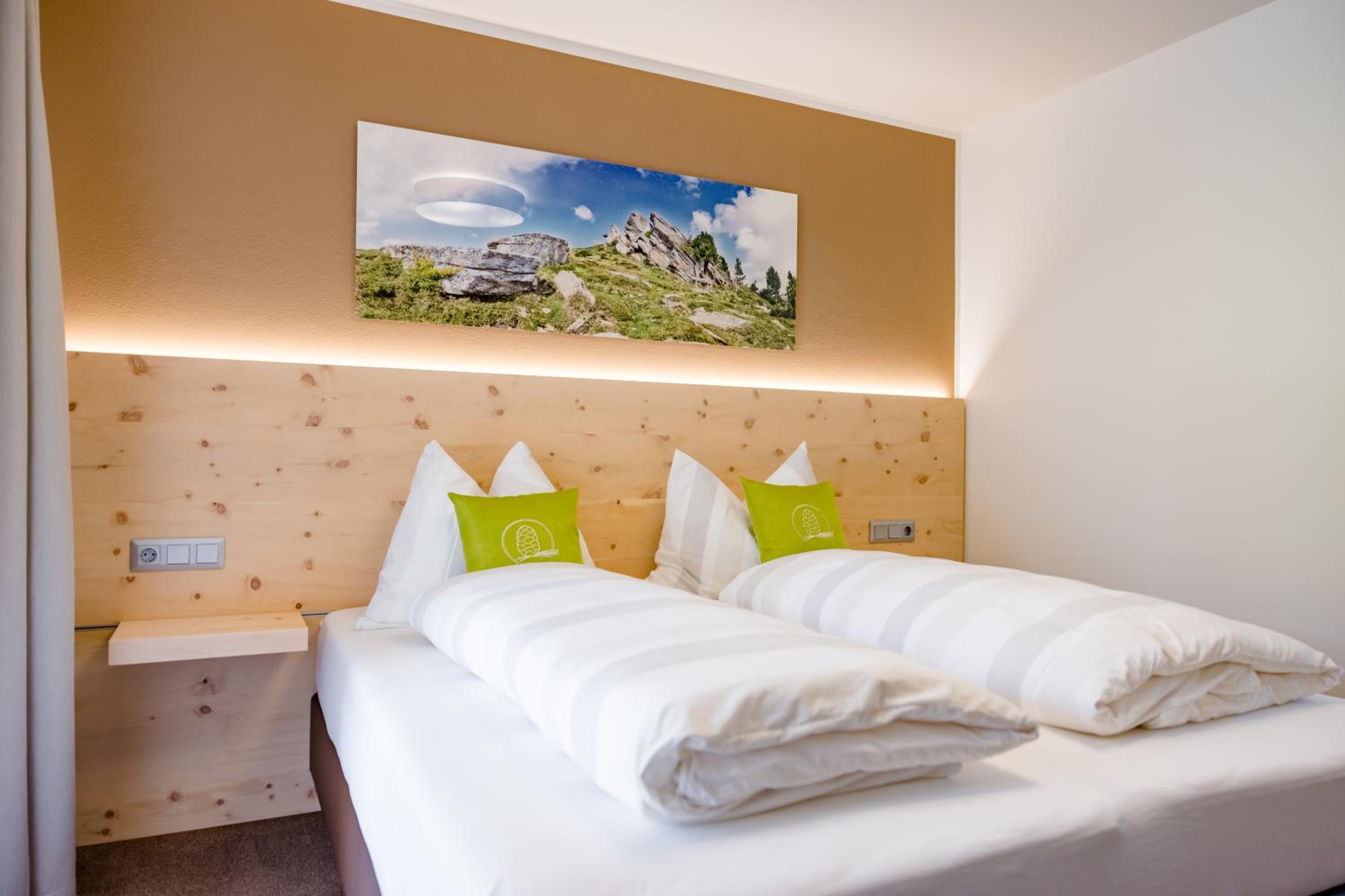 Deluxe Double or Twin Room - Photo 17