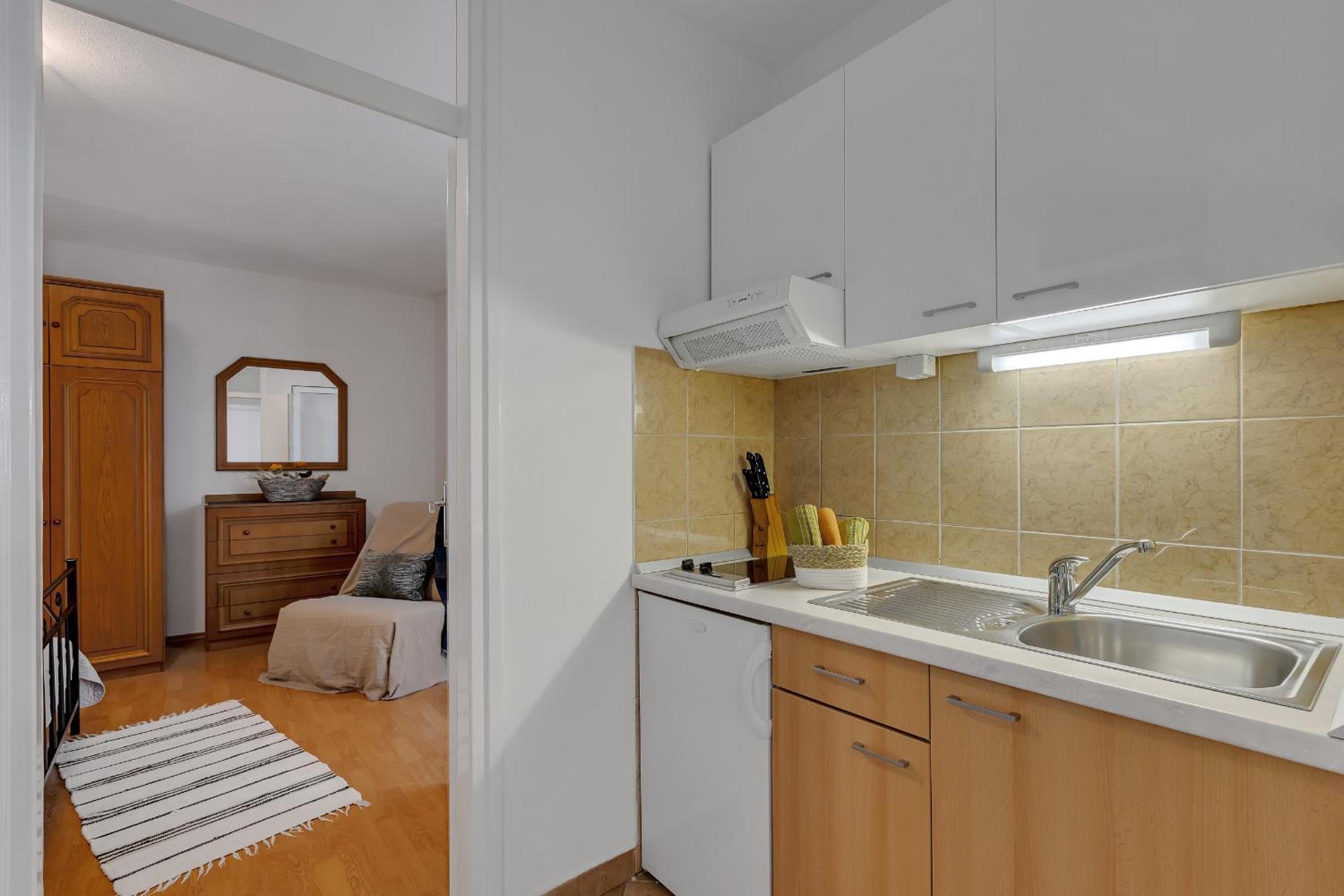 One-Bedroom Apartment photo 2