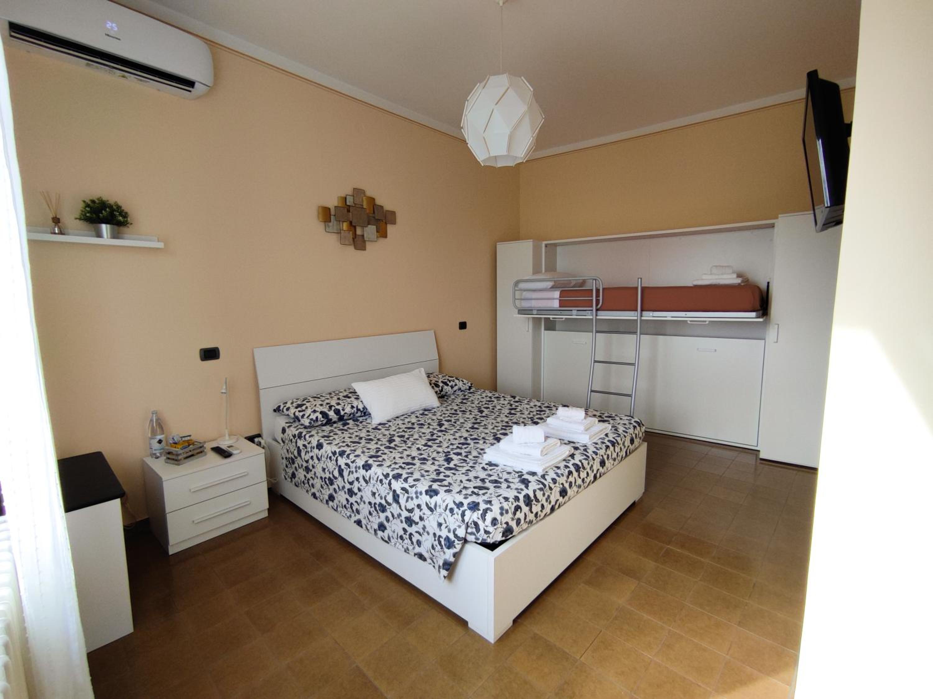 Double or Twin Room - Photo 6