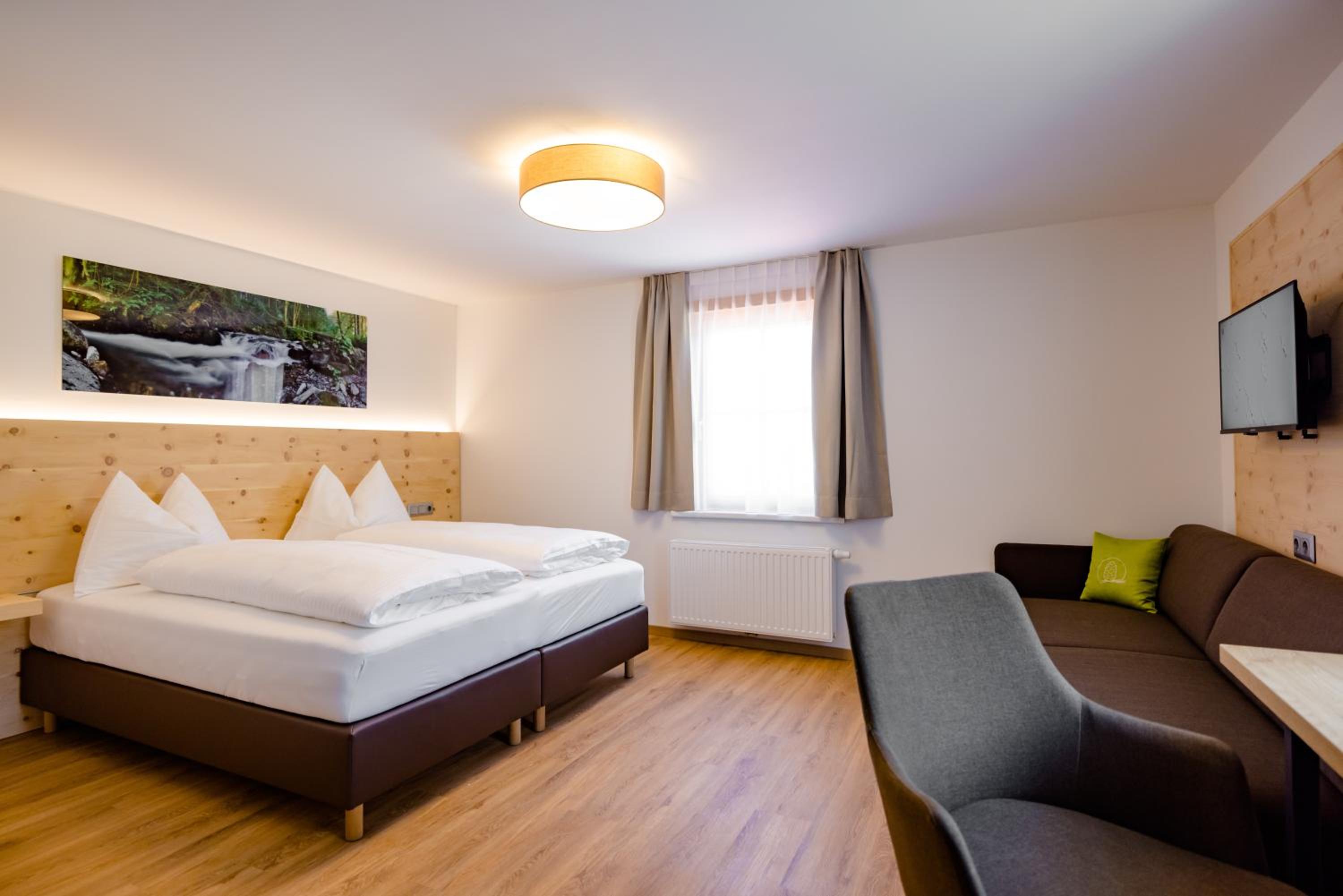 Deluxe Double or Twin Room - Photo 1