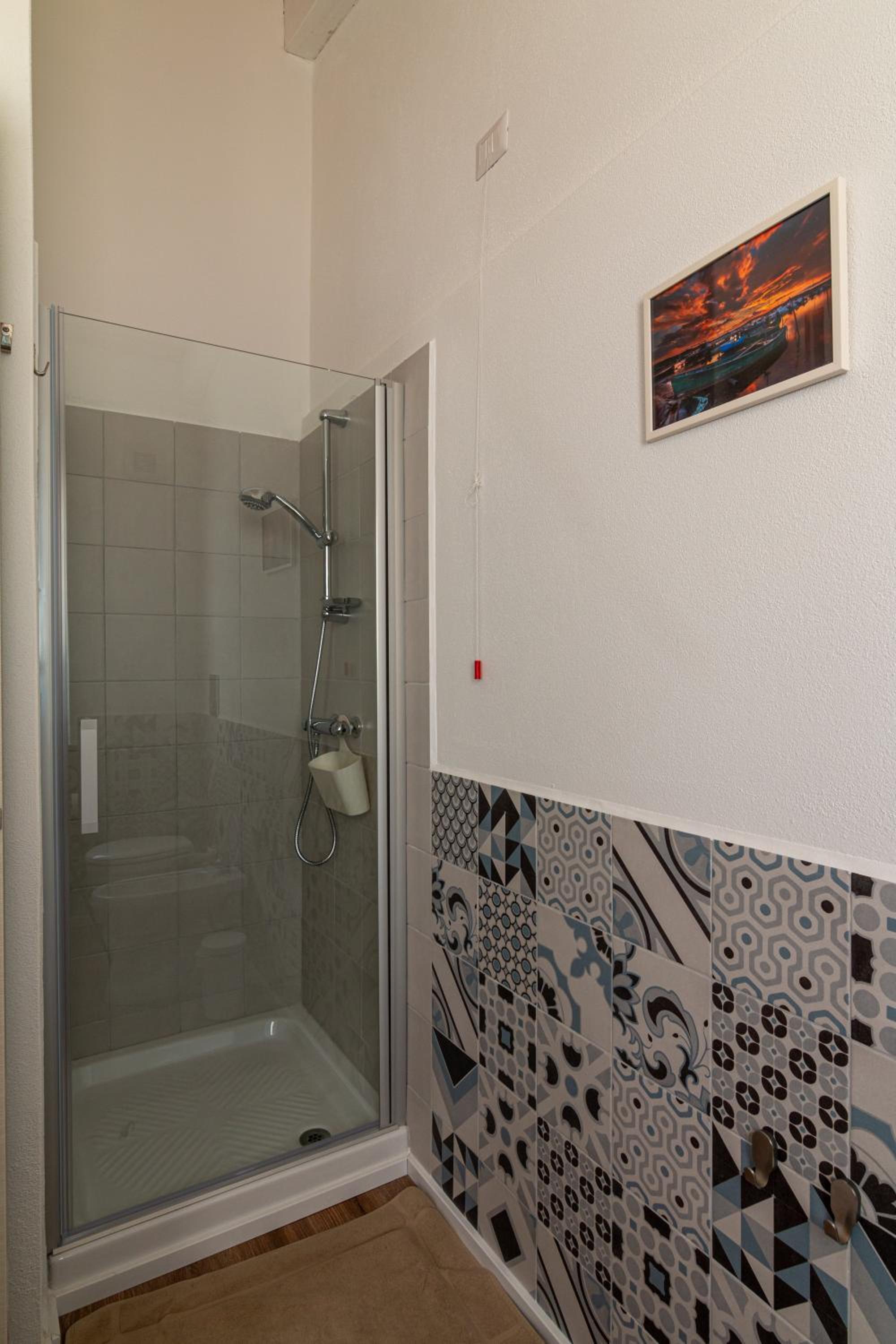 Double Room with Private Bathroom - Photo 5
