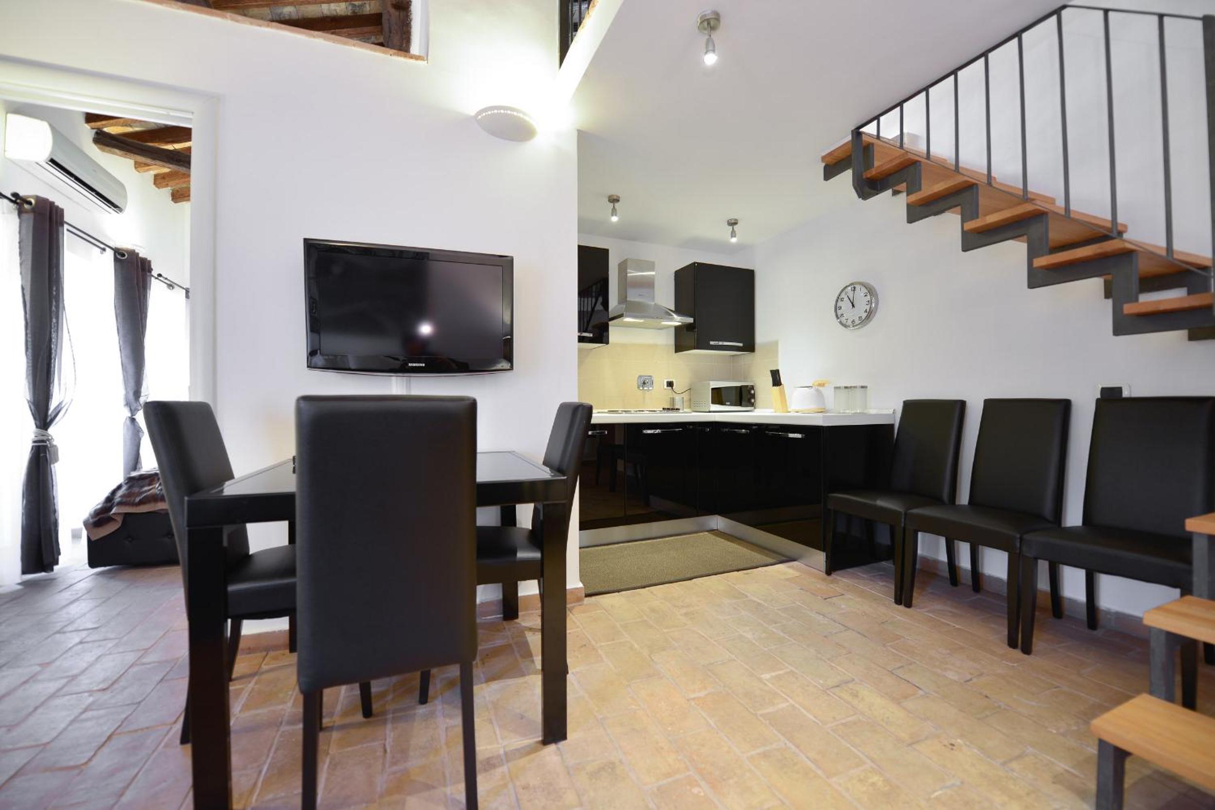 Two-Bedroom Apartment - Address: Via degli Ibernesi 23 photo 2