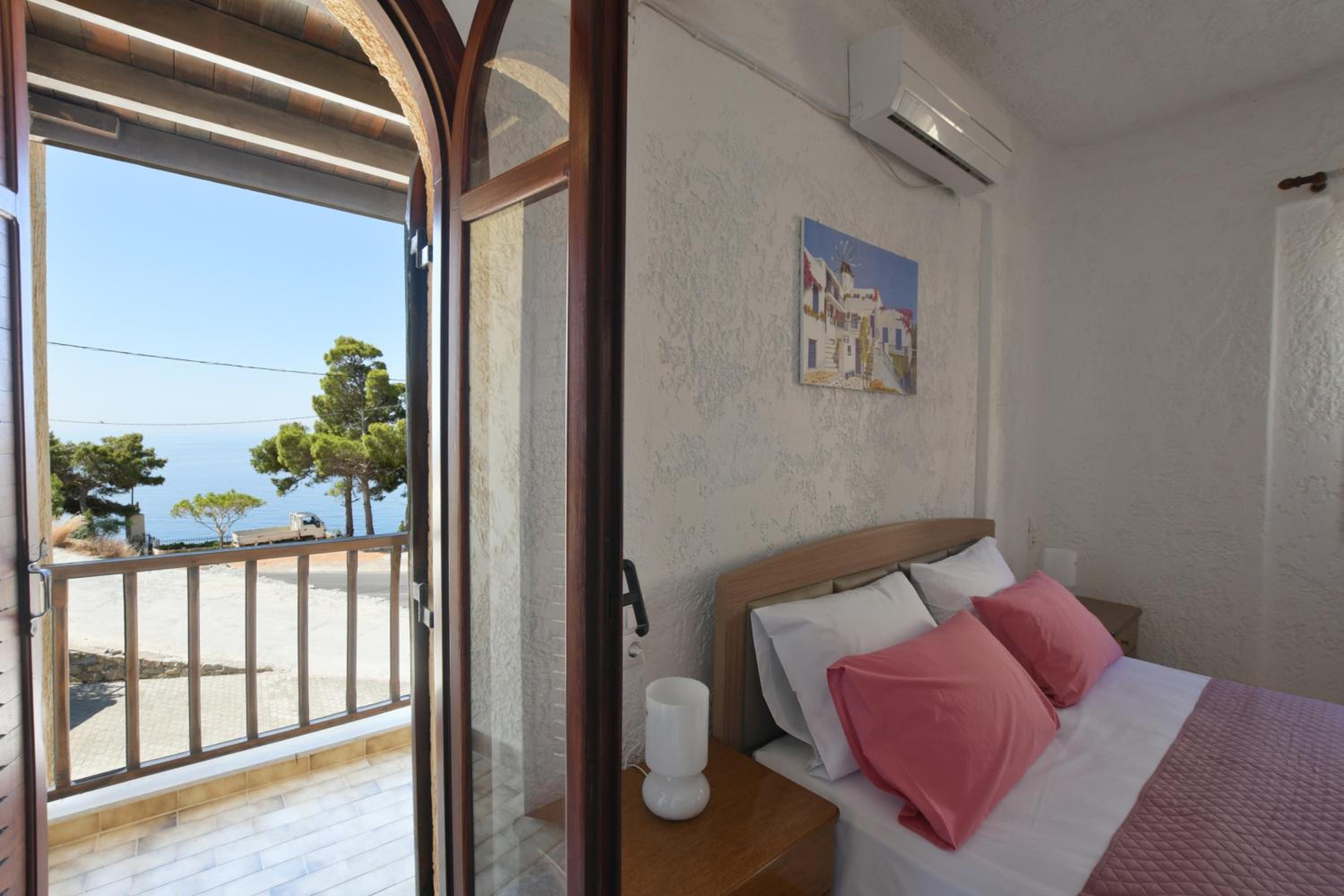 Deluxe Double Room with Balcony and Sea View