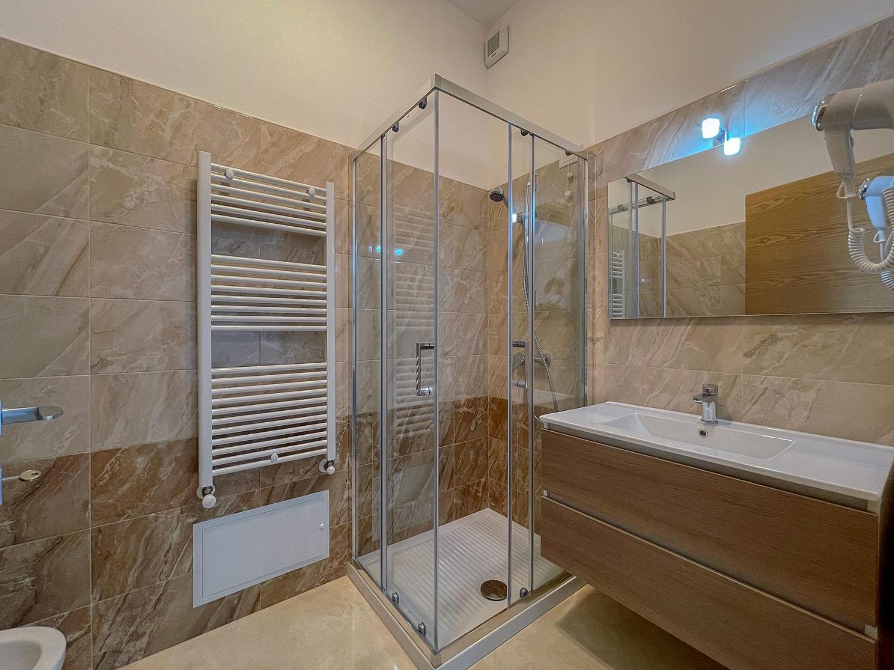 Double or Twin Room with Balcony photo 3