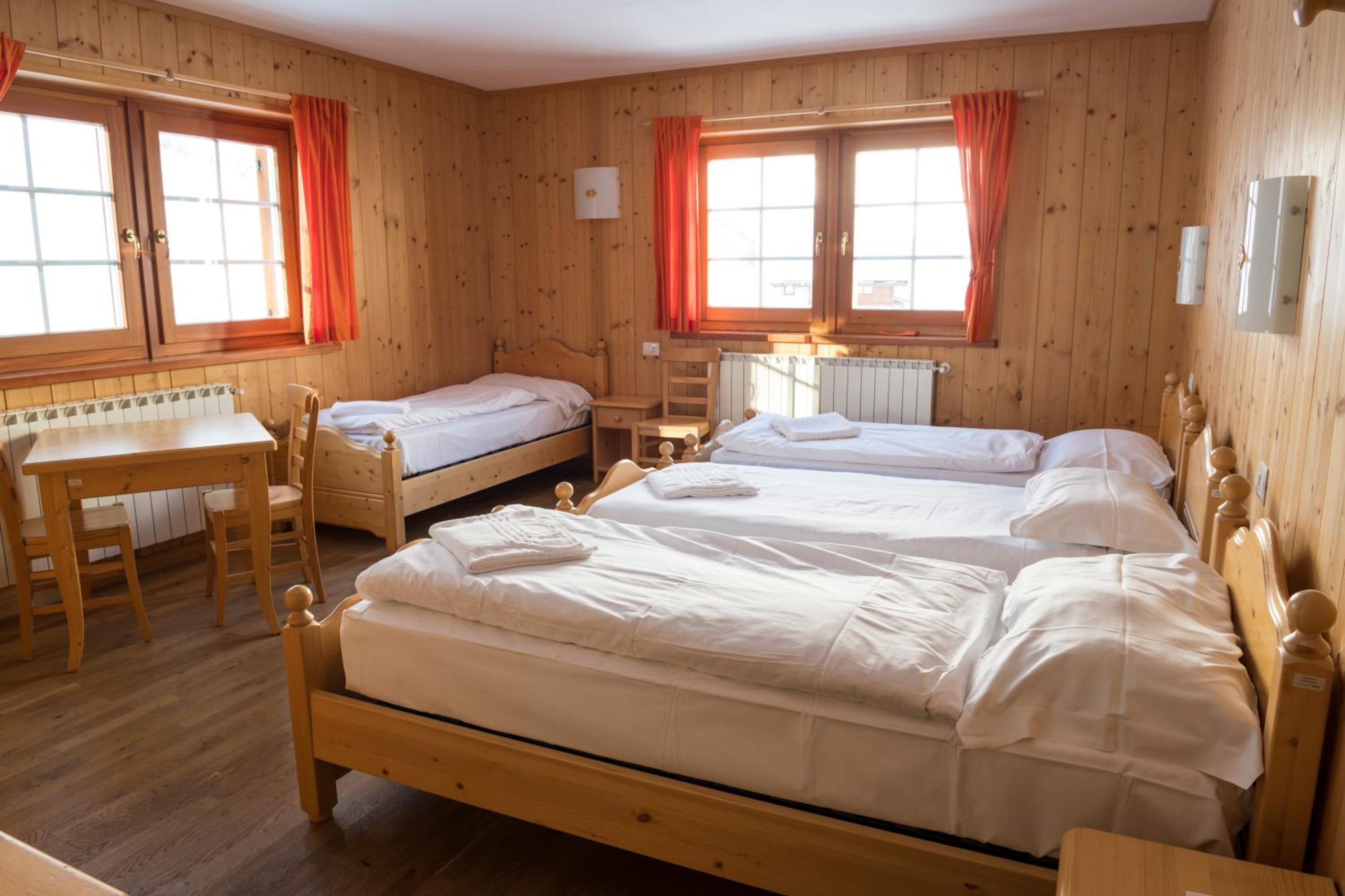 Quadruple Room with Private Bathroom