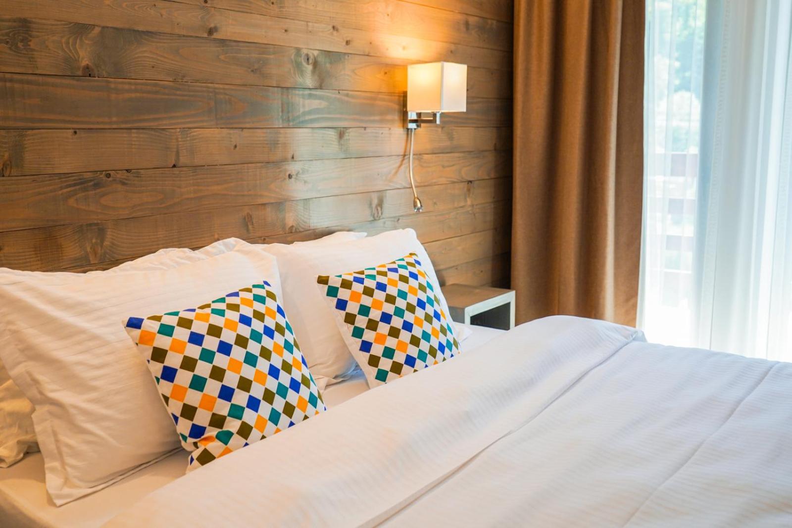 King Room with Balcony - Photo 2