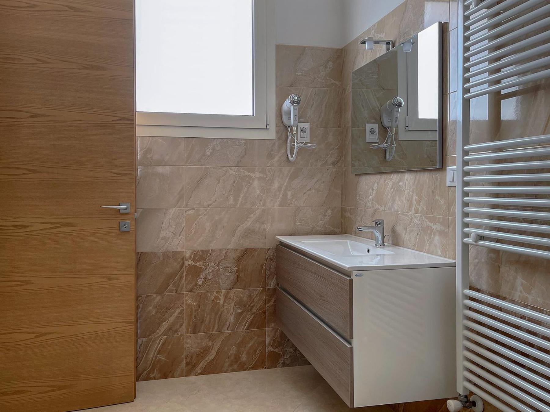 Standard Double or Twin Room photo 2