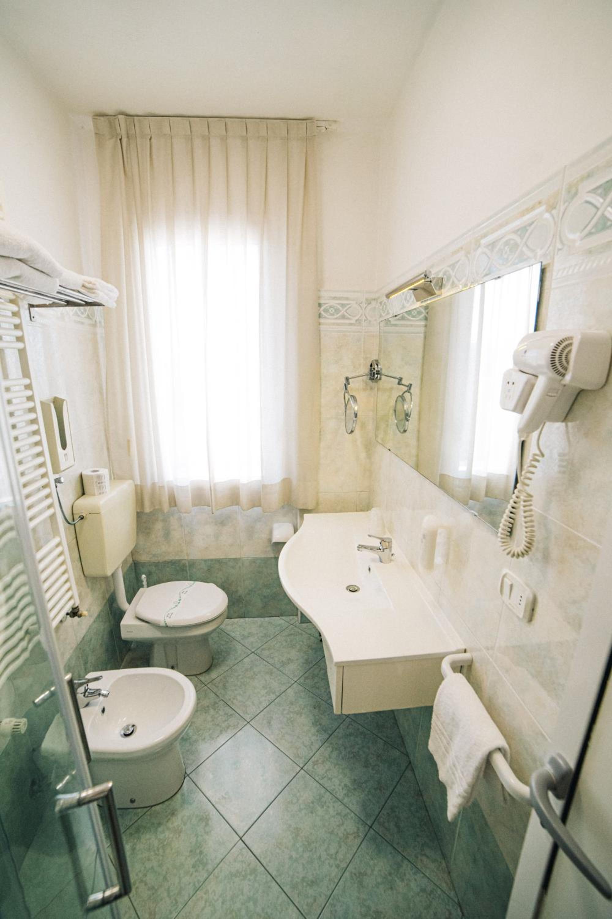 Classic Triple Room photo 3