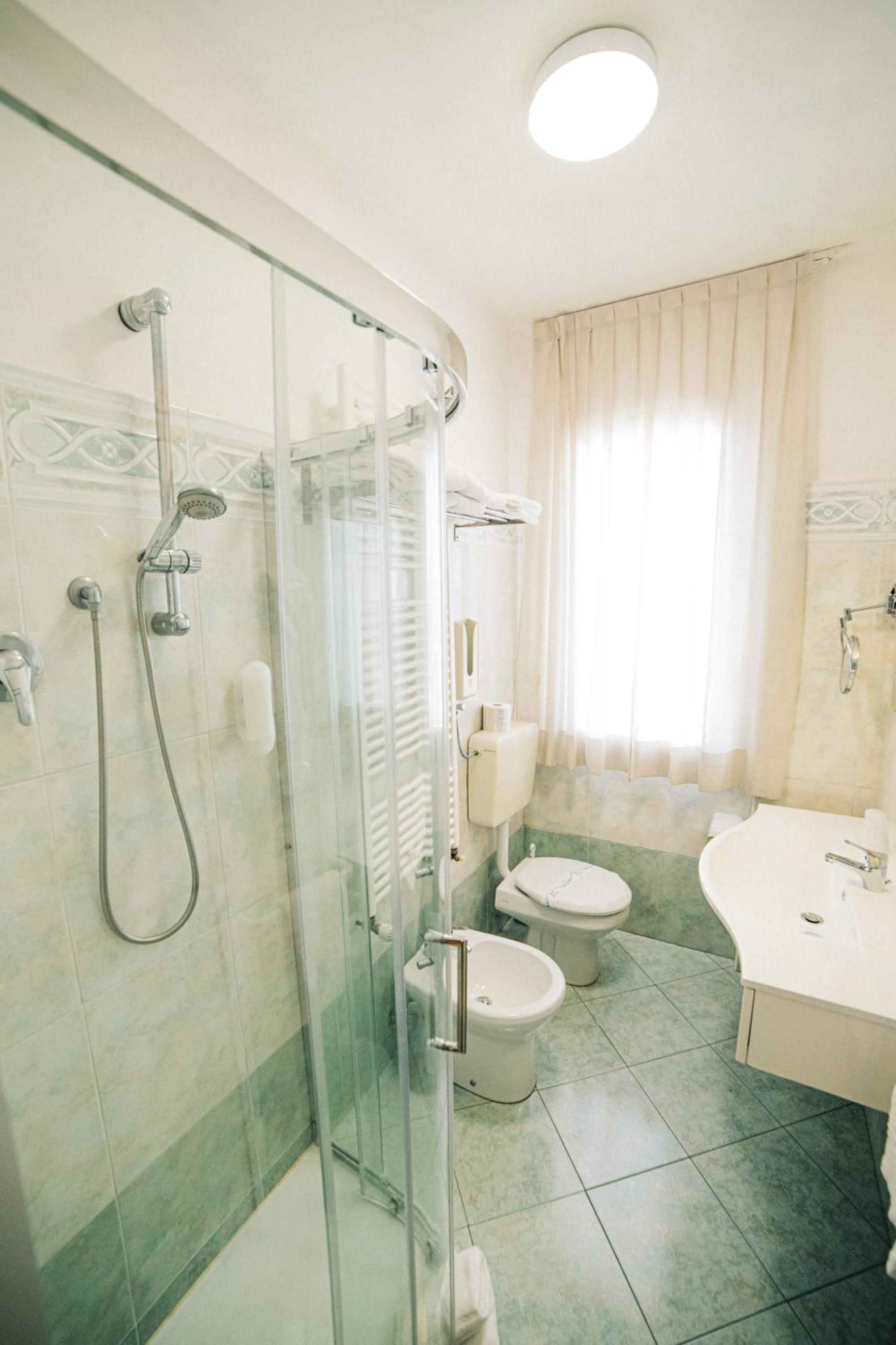 Triple Room with Side Sea View photo 2