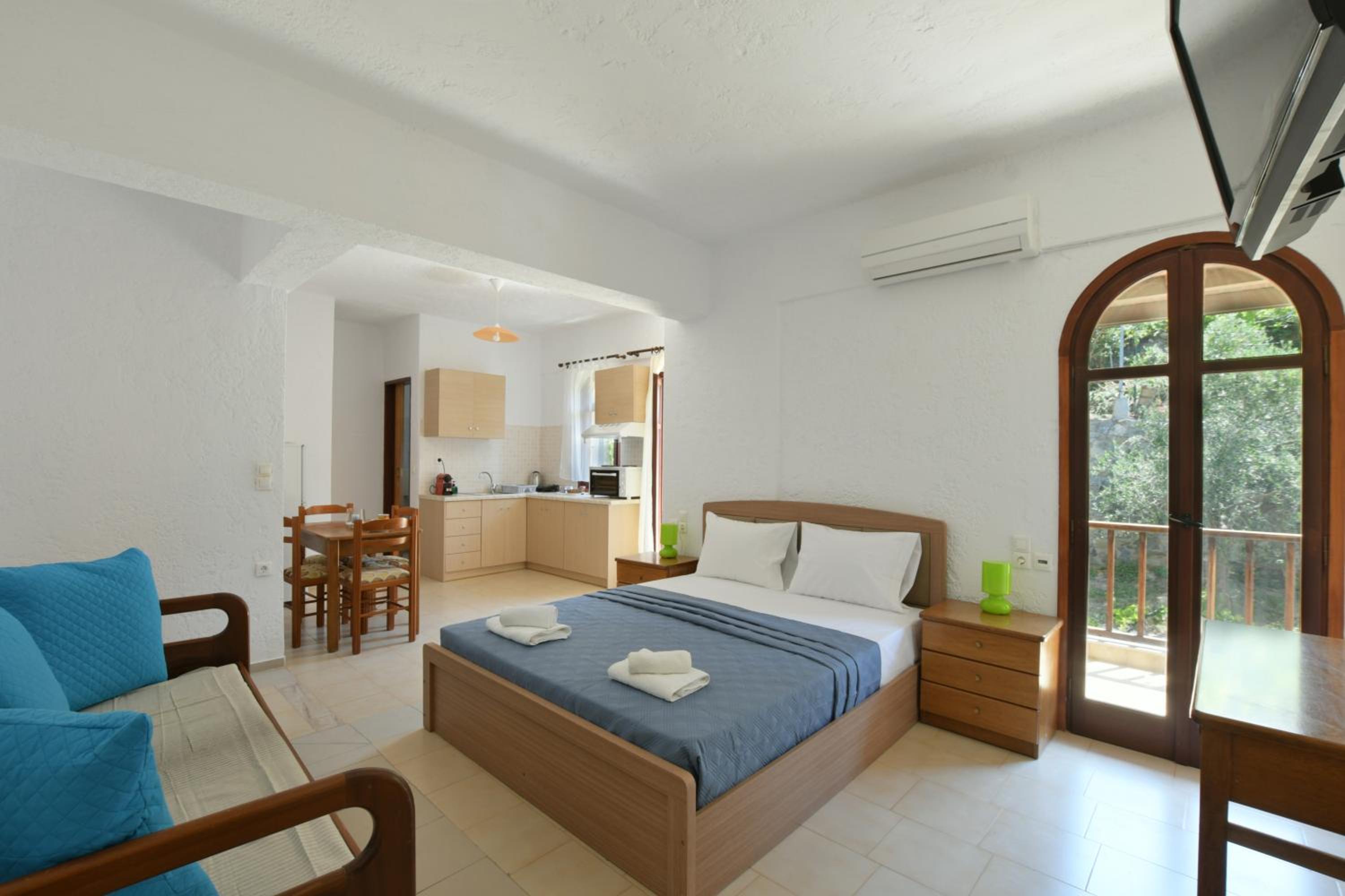 Triple Room with Garden View
