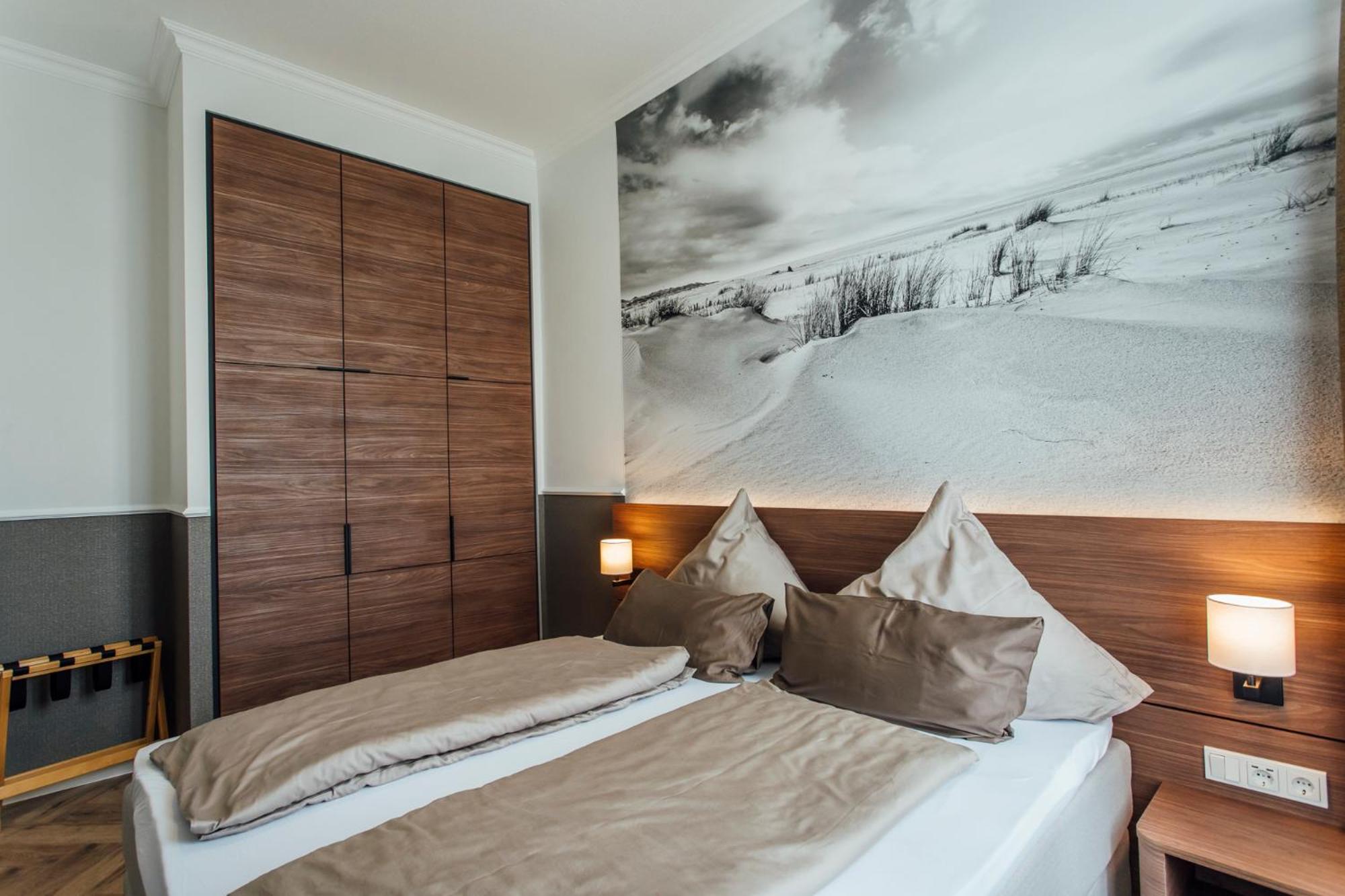 Suite with Partial Sea View
