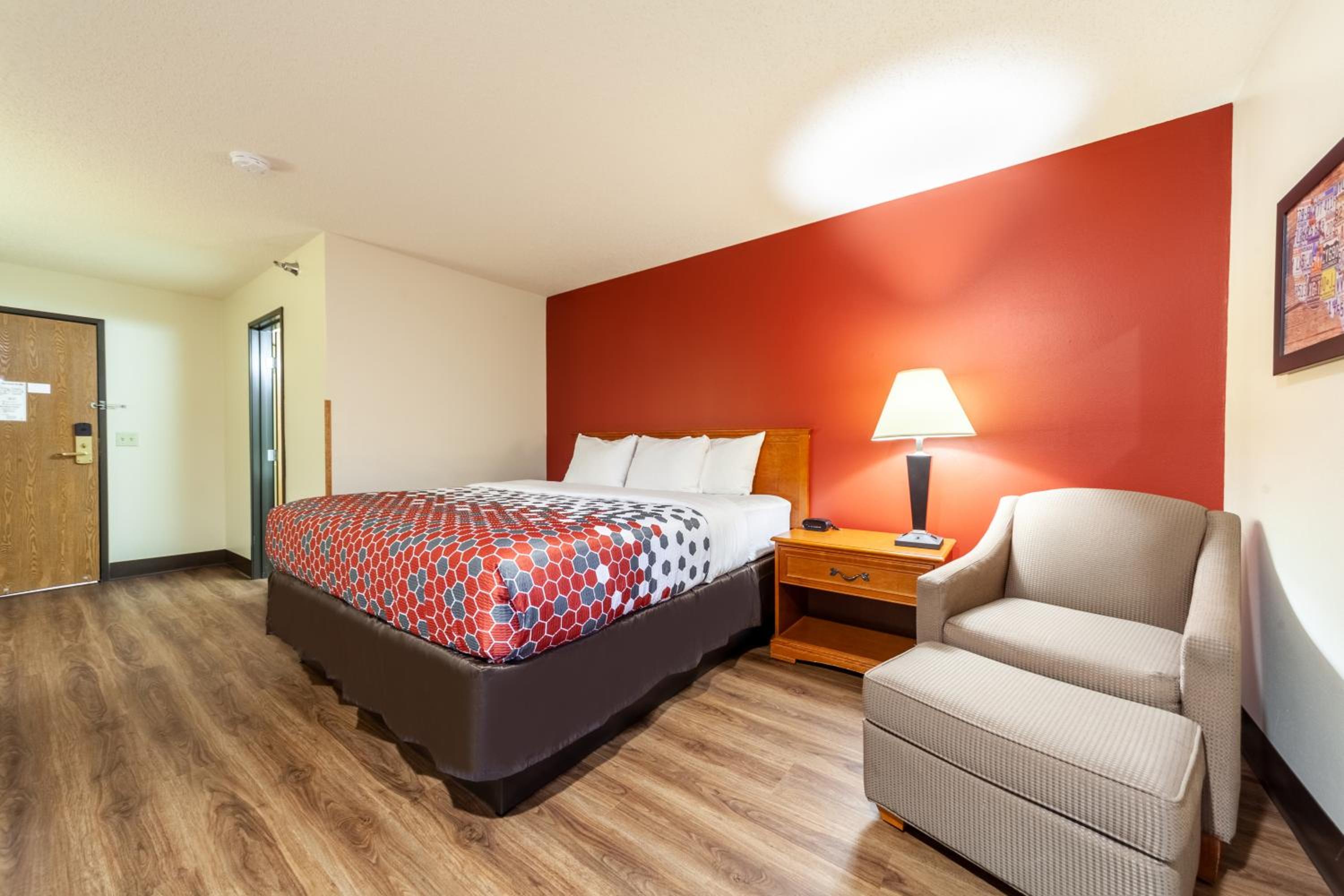 Upgrade King Room - Non Smoking photo 2