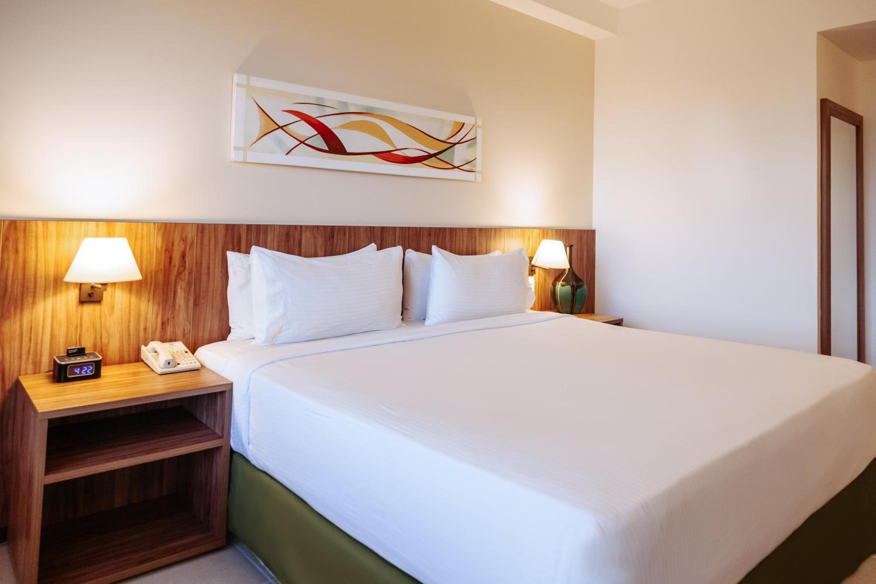 Standard King Room - Photo 1